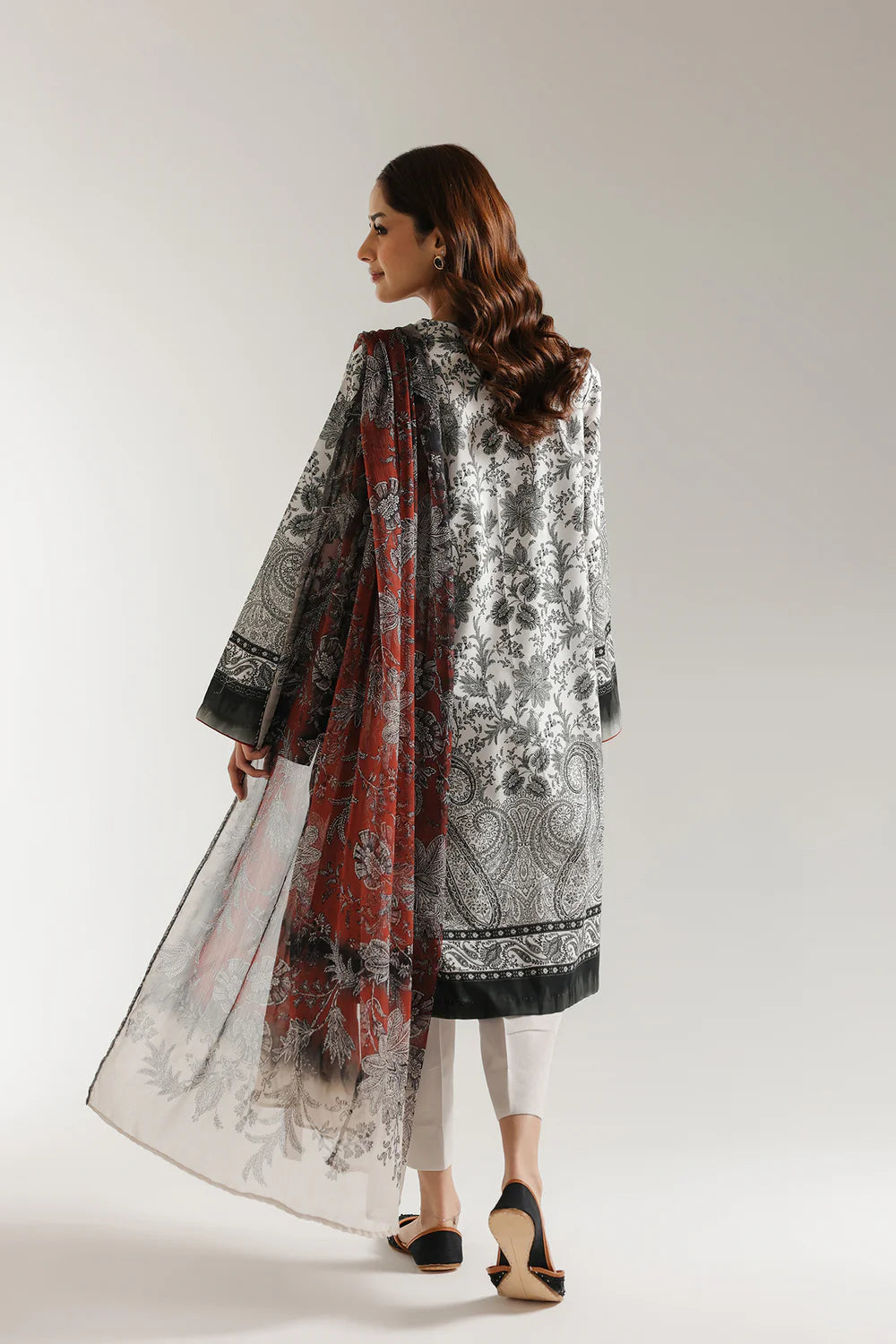 Ethnic 3Pc Embroidered Lawn Suit E0601/203/902 gulbuy.com
