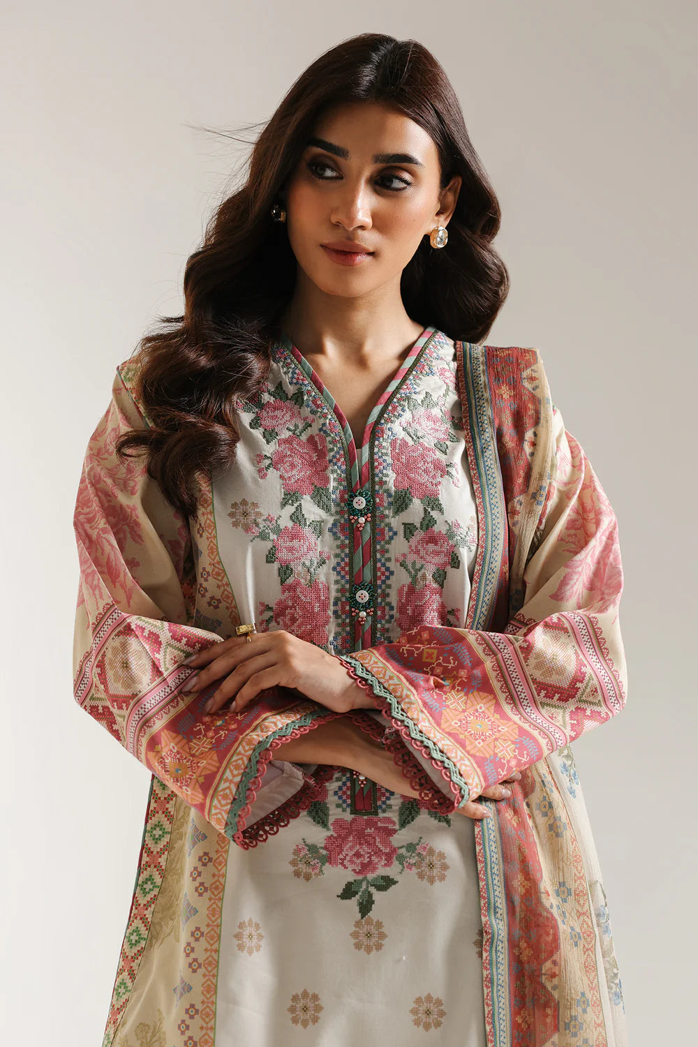Ethnic 3Pc Embroidered Lawn Suit E0604/203/112 gulbuy.com