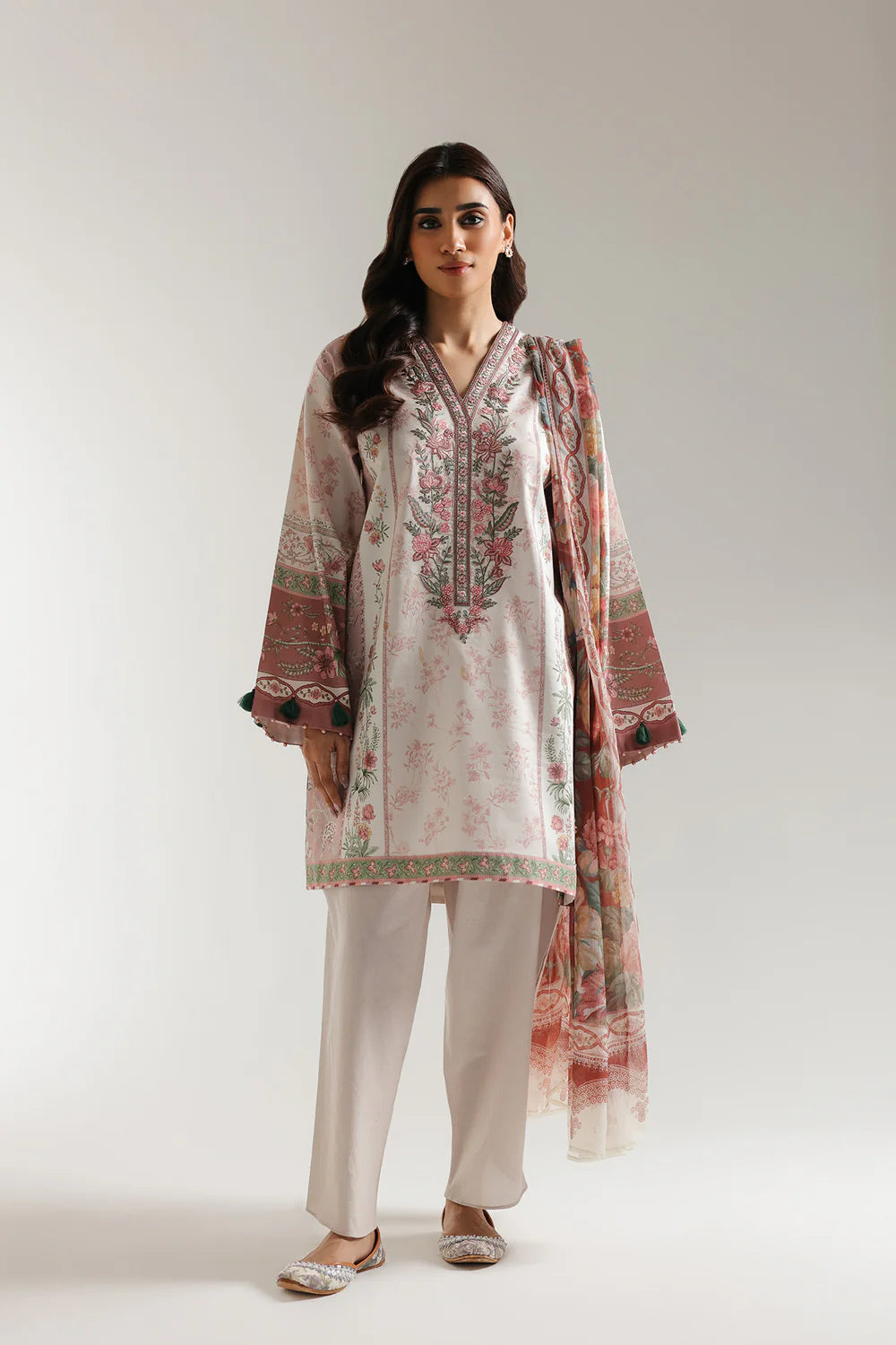 Ethnic 3Pc Embroidered Lawn Suit E0605/203/413 XL gulbuy.com