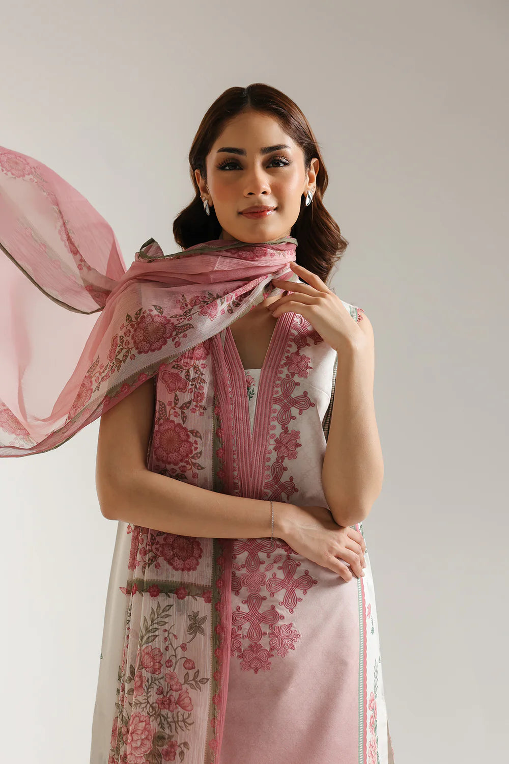 Ethnic 3Pc Embroidered Lawn Suit E0610/203/003 gulbuy.com
