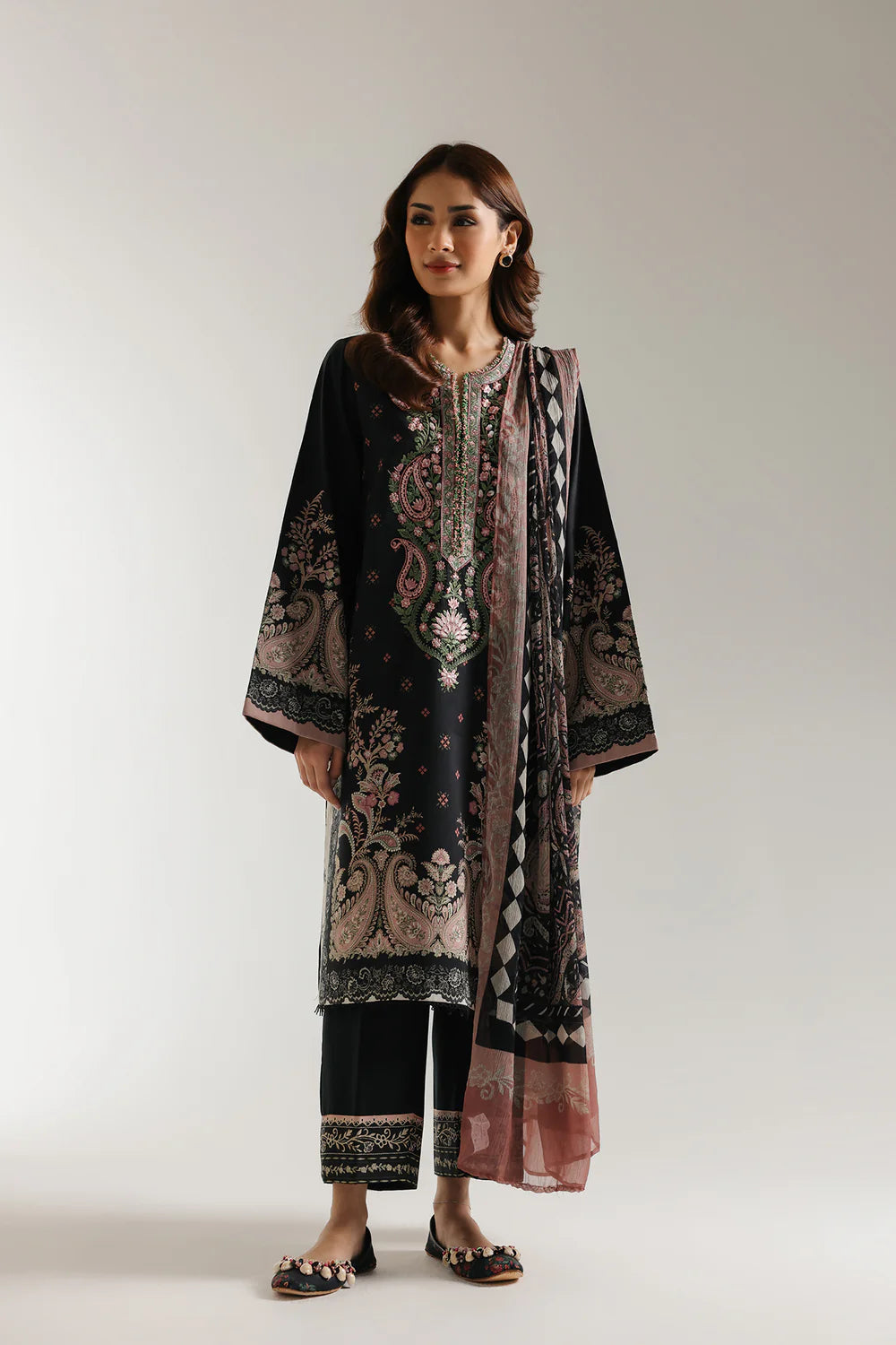 Ethnic 3Pc Embroidered Lawn Suit E0615/203/901 XL gulbuy.com