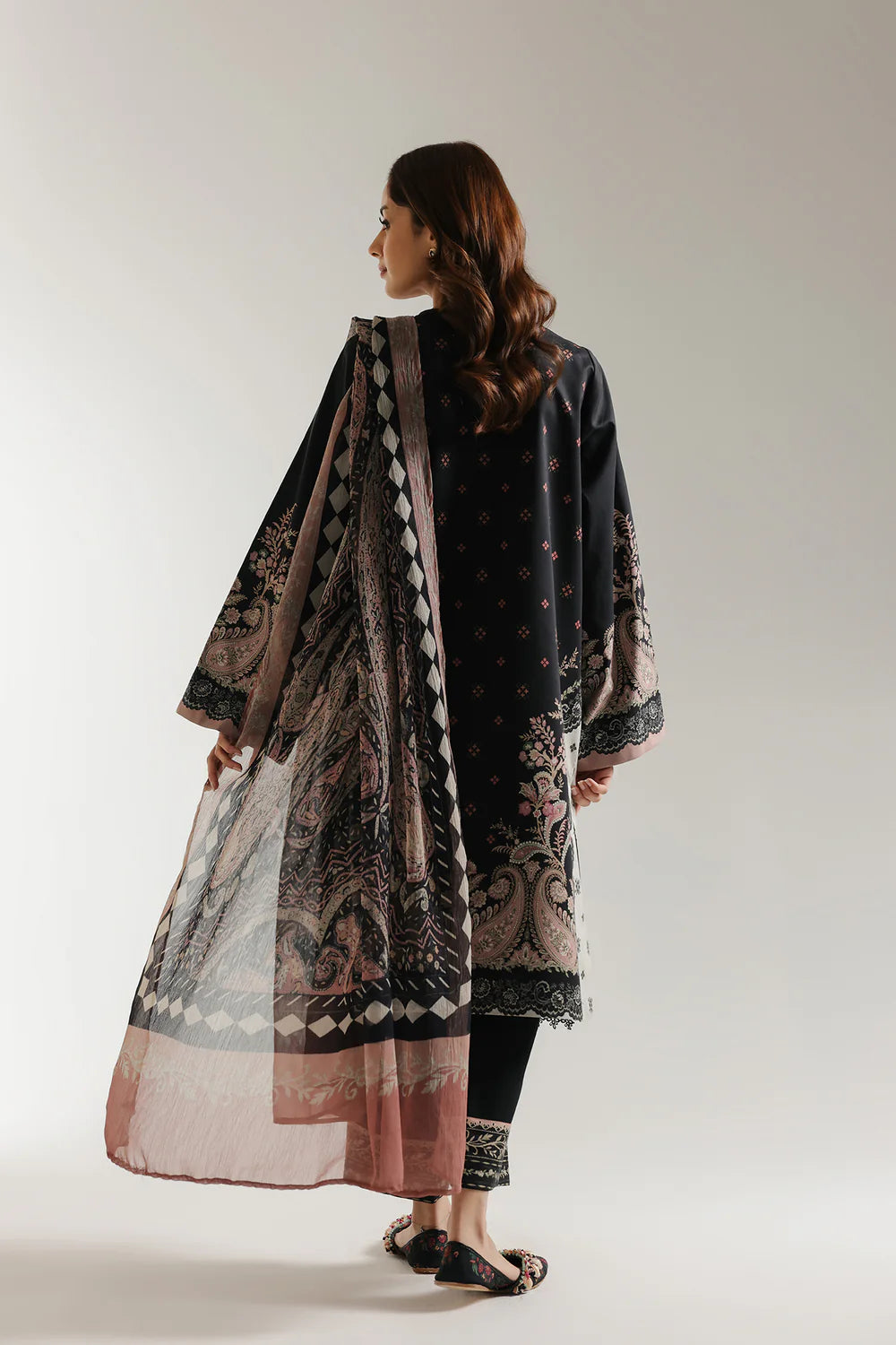 Ethnic 3Pc Embroidered Lawn Suit E0615/203/901 gulbuy.com
