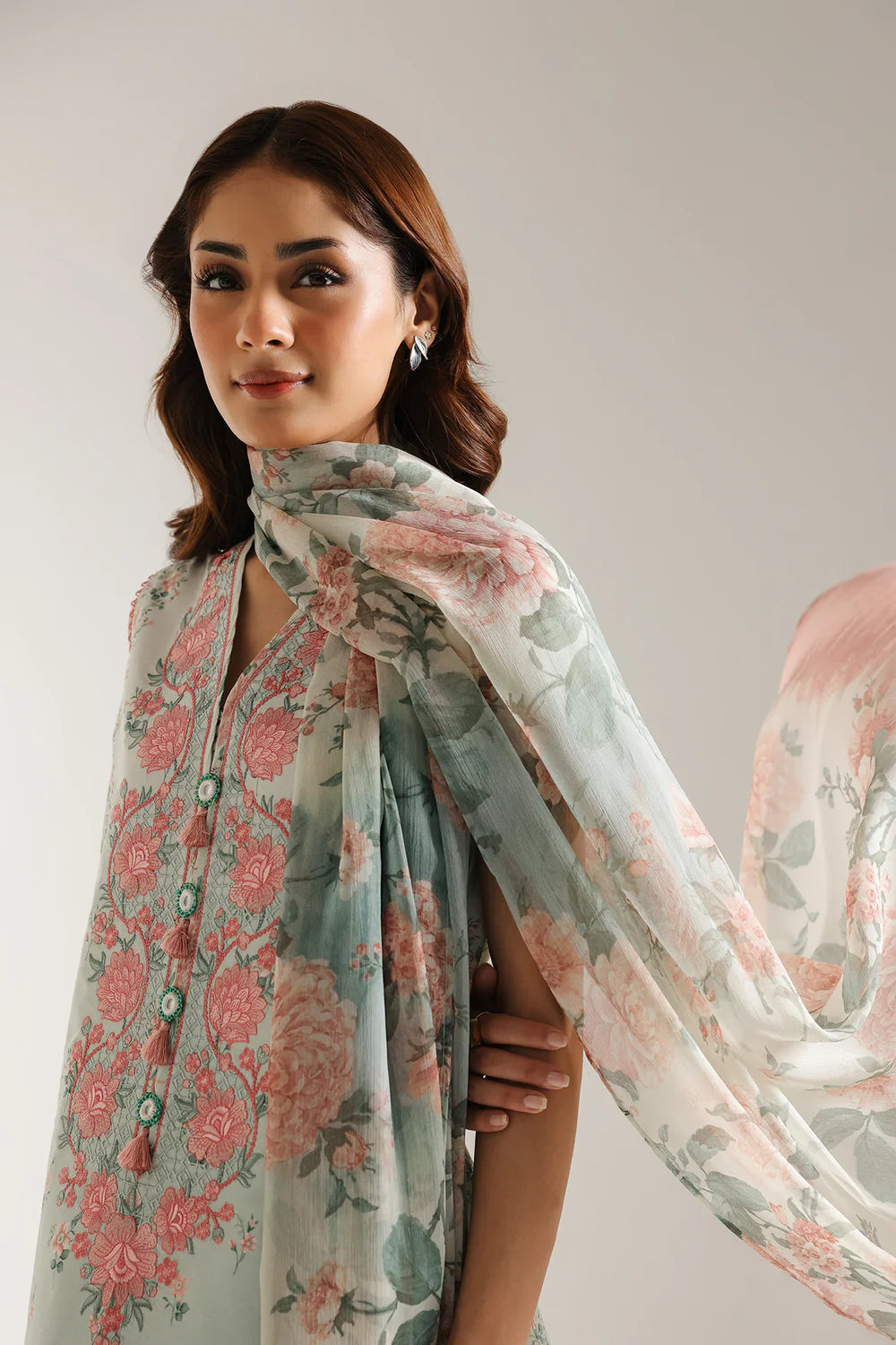 Ethnic 3Pc Embroidered Lawn Suit E0617/203/718 gulbuy.com