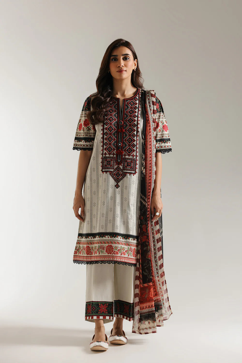 Ethnic 3Pc Embroidered Lawn Suit E0619/203/902 XL gulbuy.com