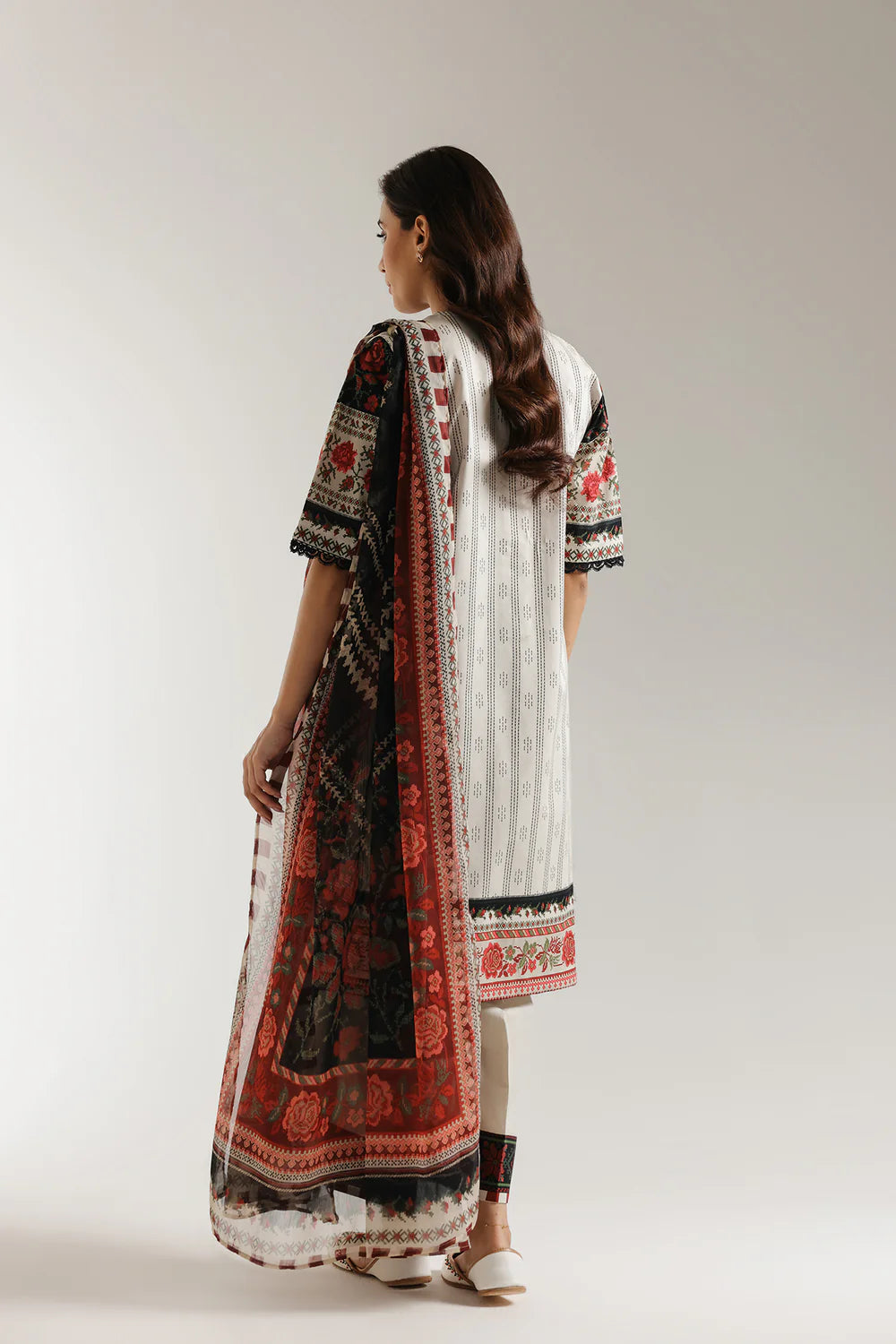 Ethnic 3Pc Embroidered Lawn Suit E0619/203/902 gulbuy.com