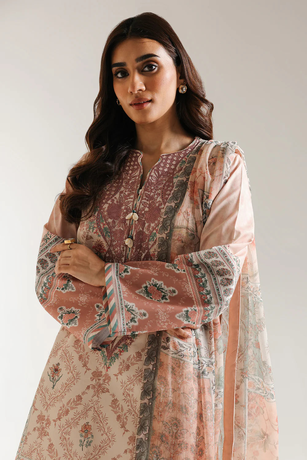 Ethnic 3Pc Embroidered Lawn Suit E0620/203/808 gulbuy.com