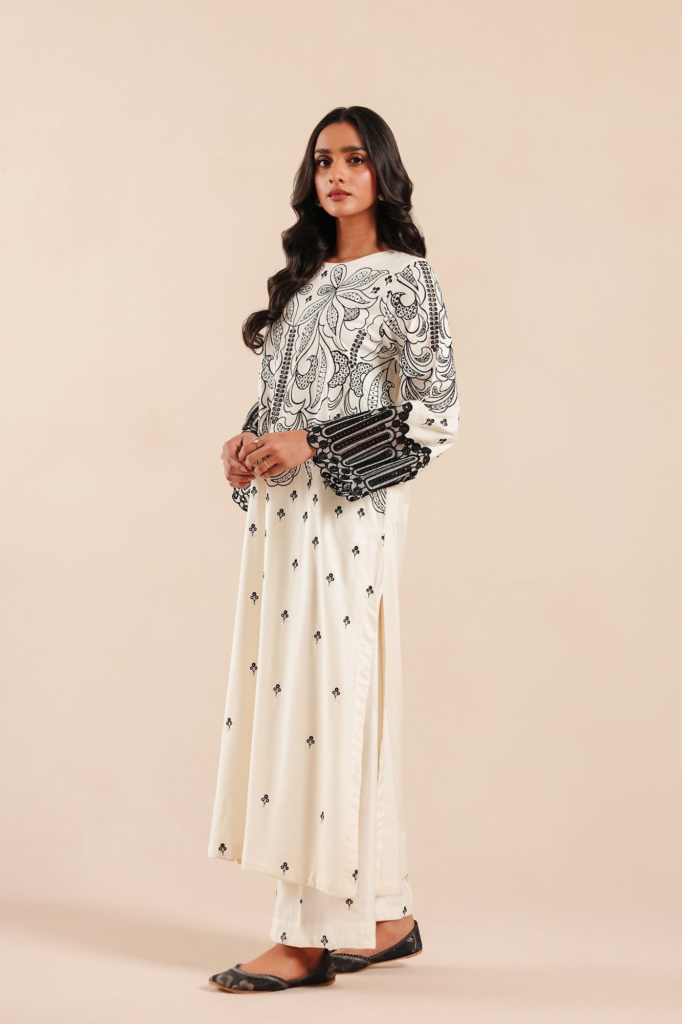 ETHNIC 2PC EMBROIDERED SUIT E2793/103/002