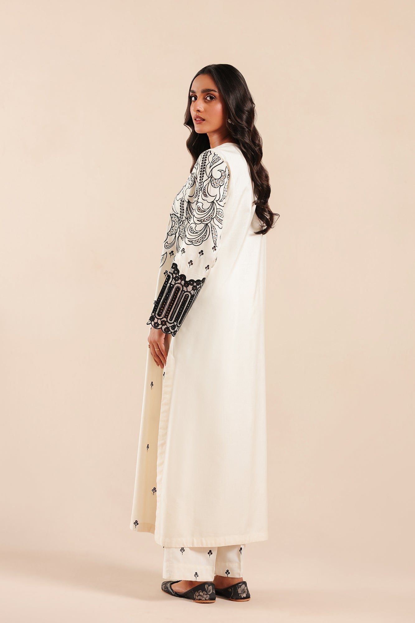 ETHNIC 2PC EMBROIDERED SUIT E2793/103/002