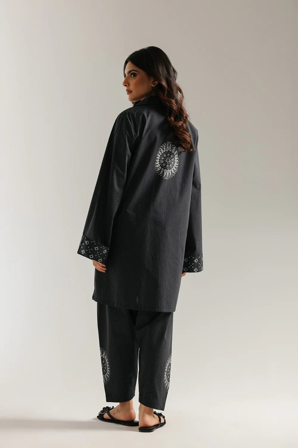 Ethnic 2Pc Embroidered Lawn Suit JET BLACK | E6181/102/902 gulbuy.com