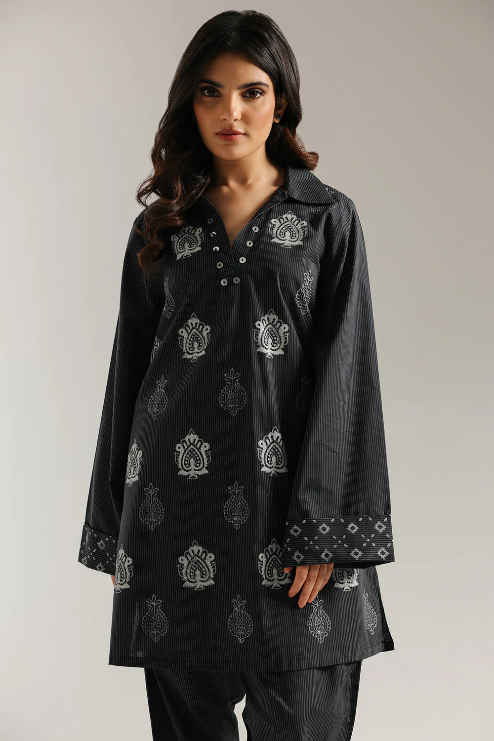 Ethnic 2Pc Embroidered Lawn Suit JET BLACK | E6181/102/902 gulbuy.com