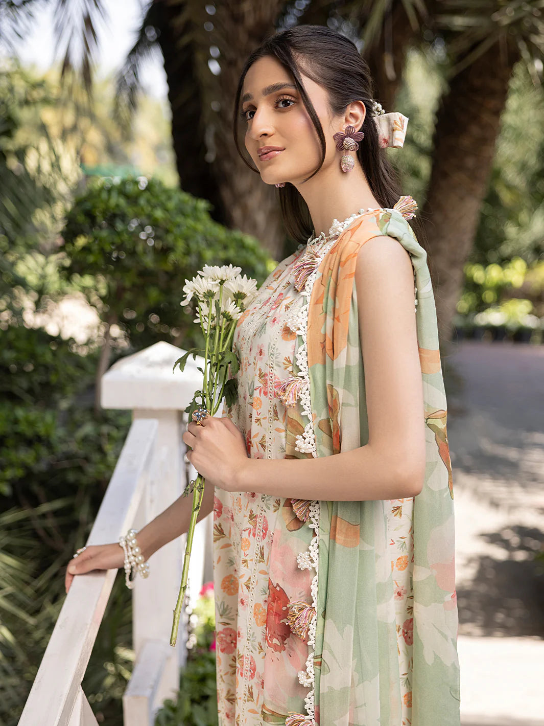 Izel 3Pc Embroidered Lawn Suit FLORA (A) gulbuy.com
