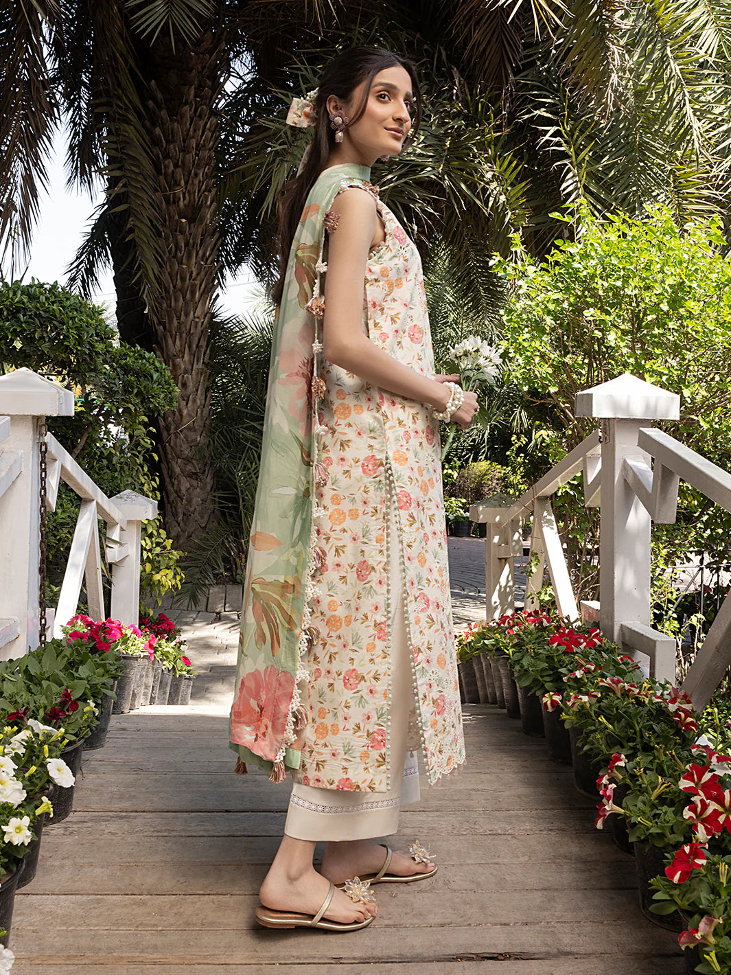 Izel 3Pc Embroidered Lawn Suit FLORA (A) gulbuy.com