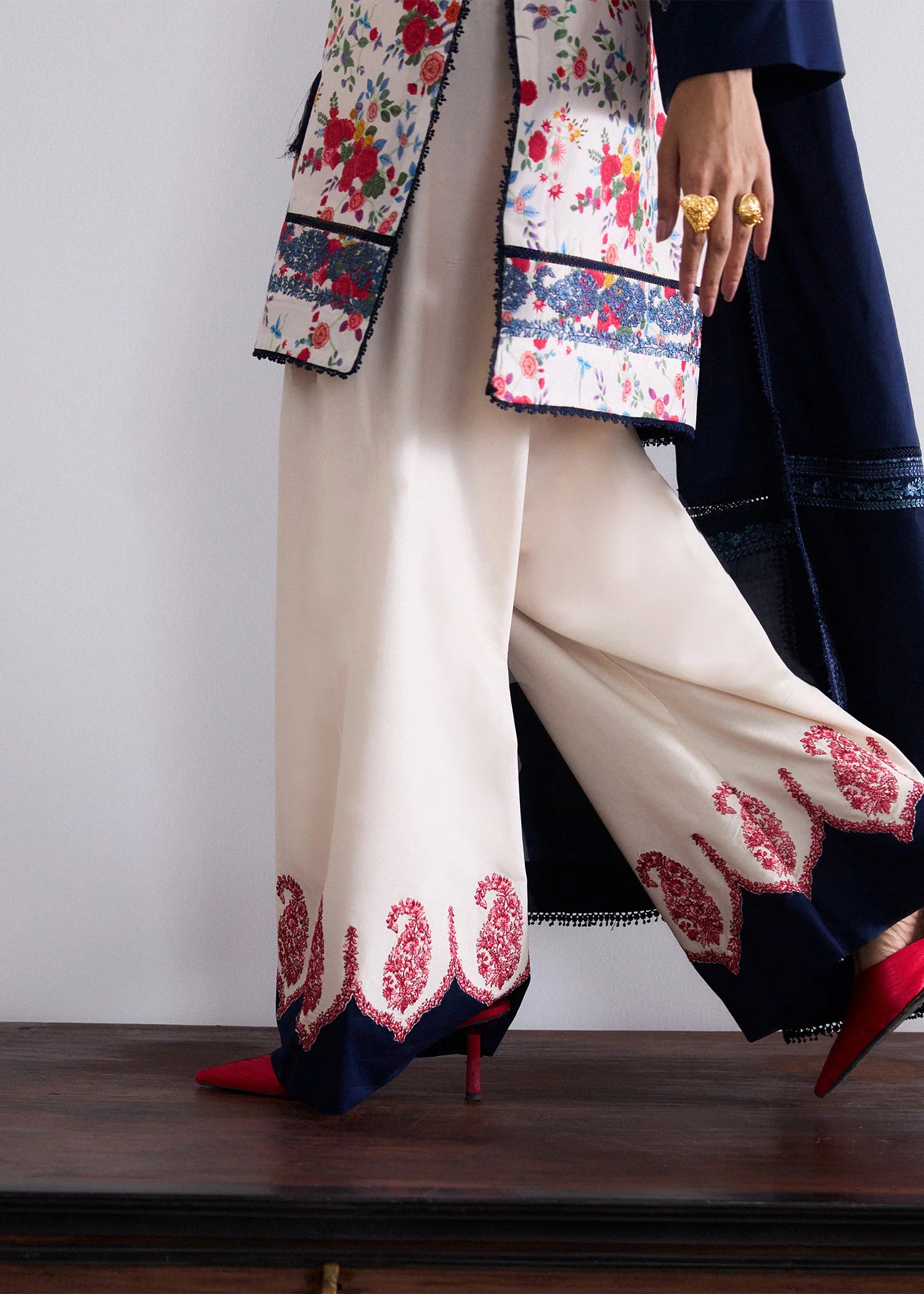 Hussain Rehar 3Pc Embroidered Lawn Suit Aeri gulbuy.com