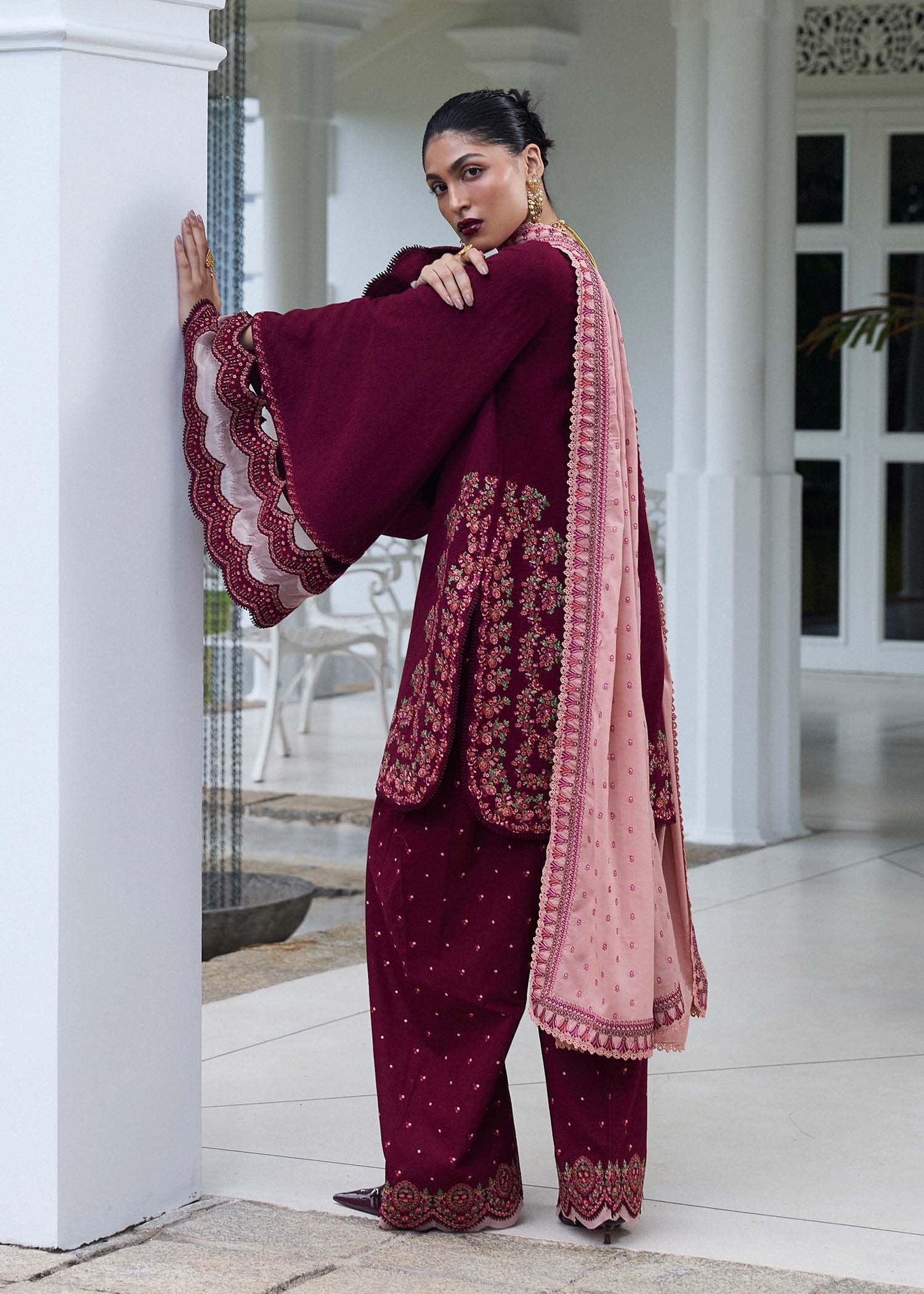 Hussain Rehar 3Pc Embroidered Lawn Suit Sarai gulbuy.com