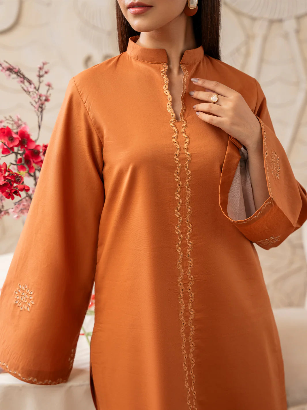 Izel 2Pc Embroidered Lawn Suit HENLEY gulbuy.com