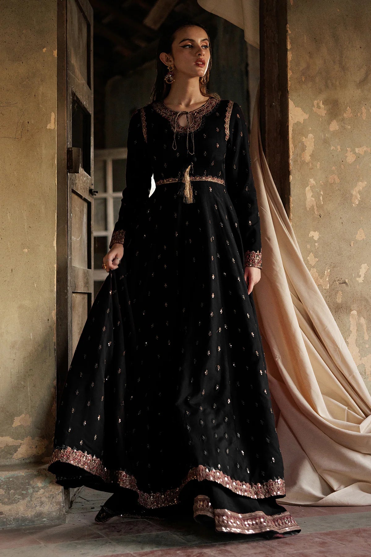 MG 2124 BLACK 2 webp