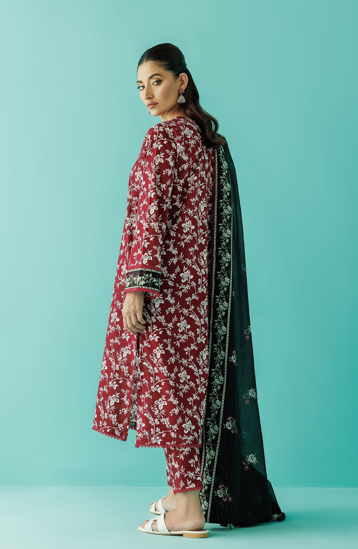 Orient 3 Piece Printed Lawn Suit (OTL-24-069/U-MAROON)