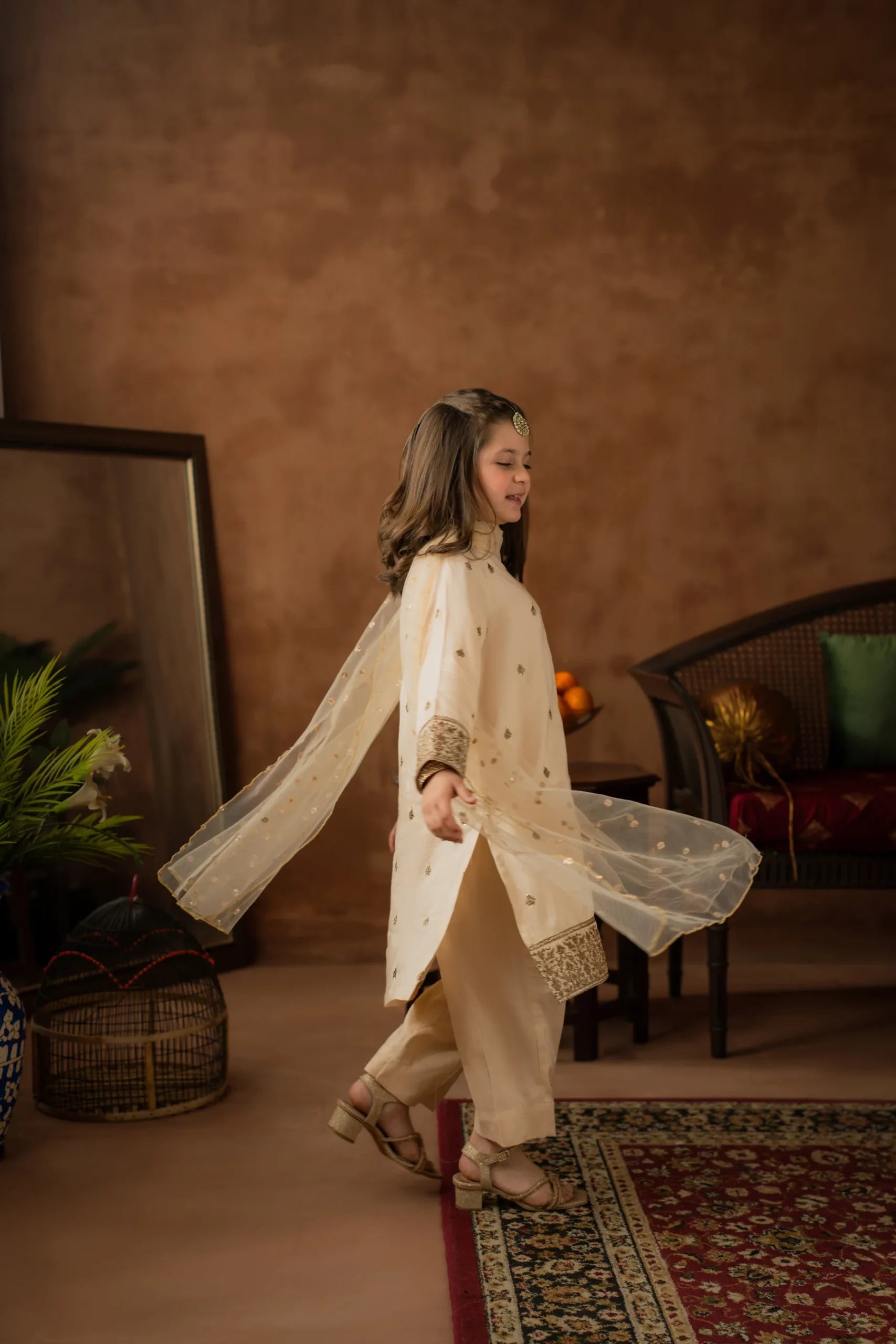 Kastoor 3Pc Embroidered Lawn Kids Suit KKG-111 gulbuy.com