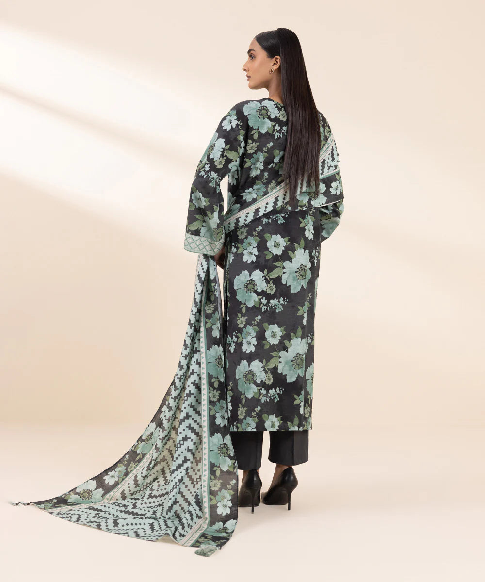 Sapphire 3Pc Embroidered Khaddar Suit U3PDY24V850B gulbuy.com