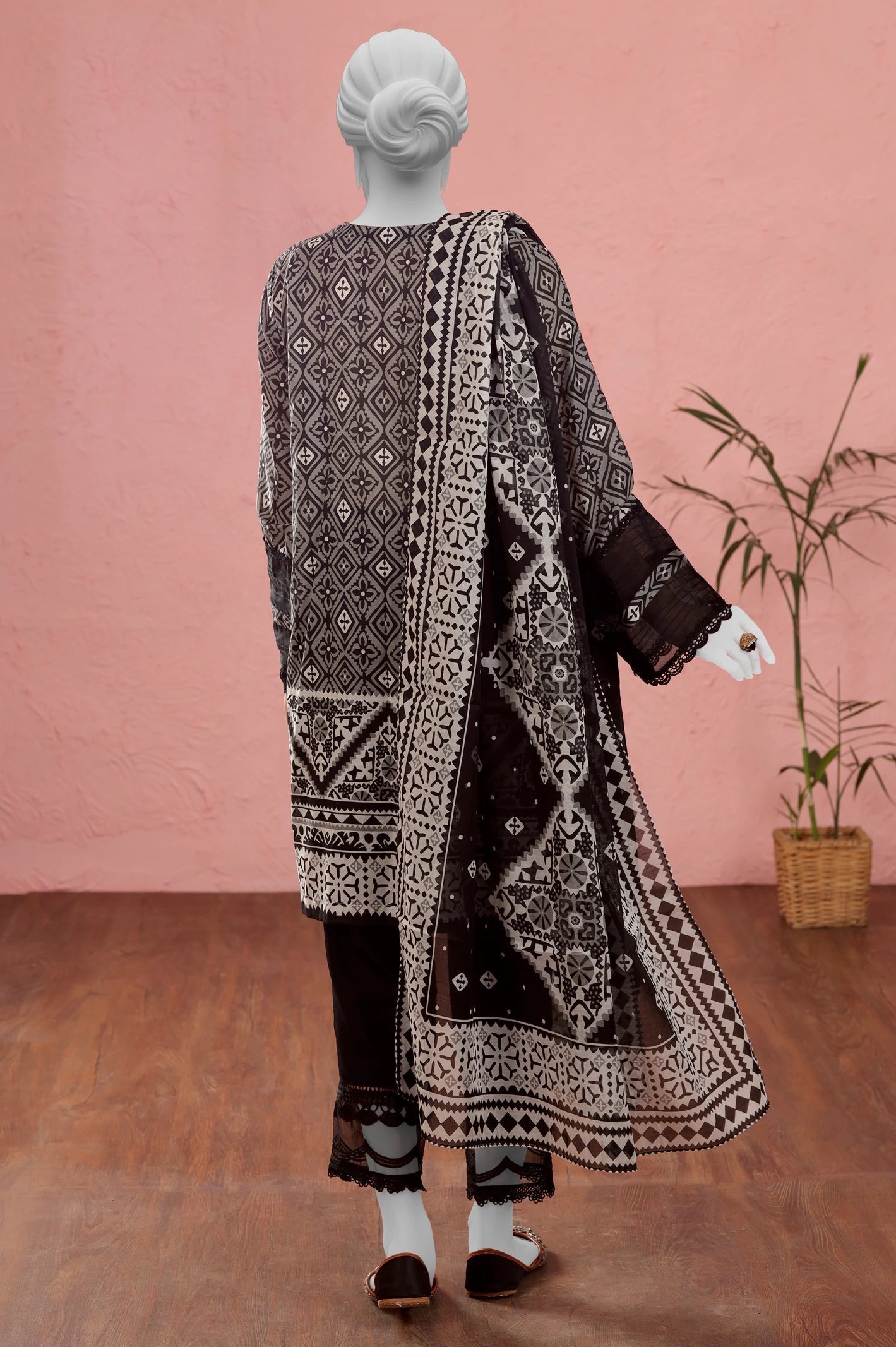 Diners 3Pc Printed Lawn Suit (WU31660-BLK-WHITE)