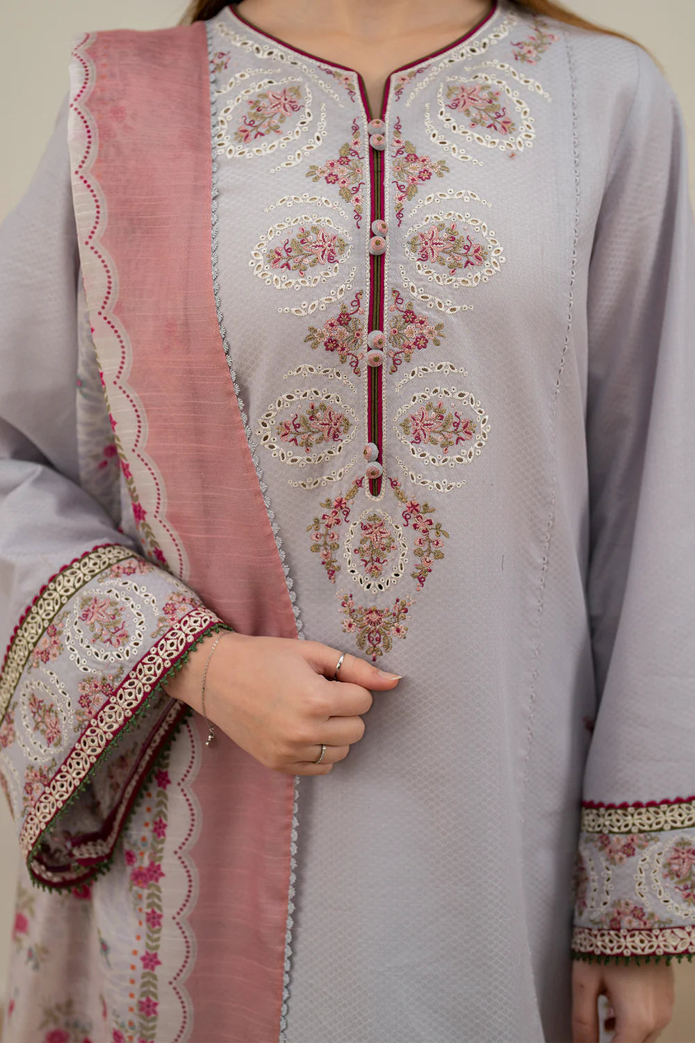 Jazmin 3Pc Embroidered Lawn Suit USE-9129 gulbuy.com