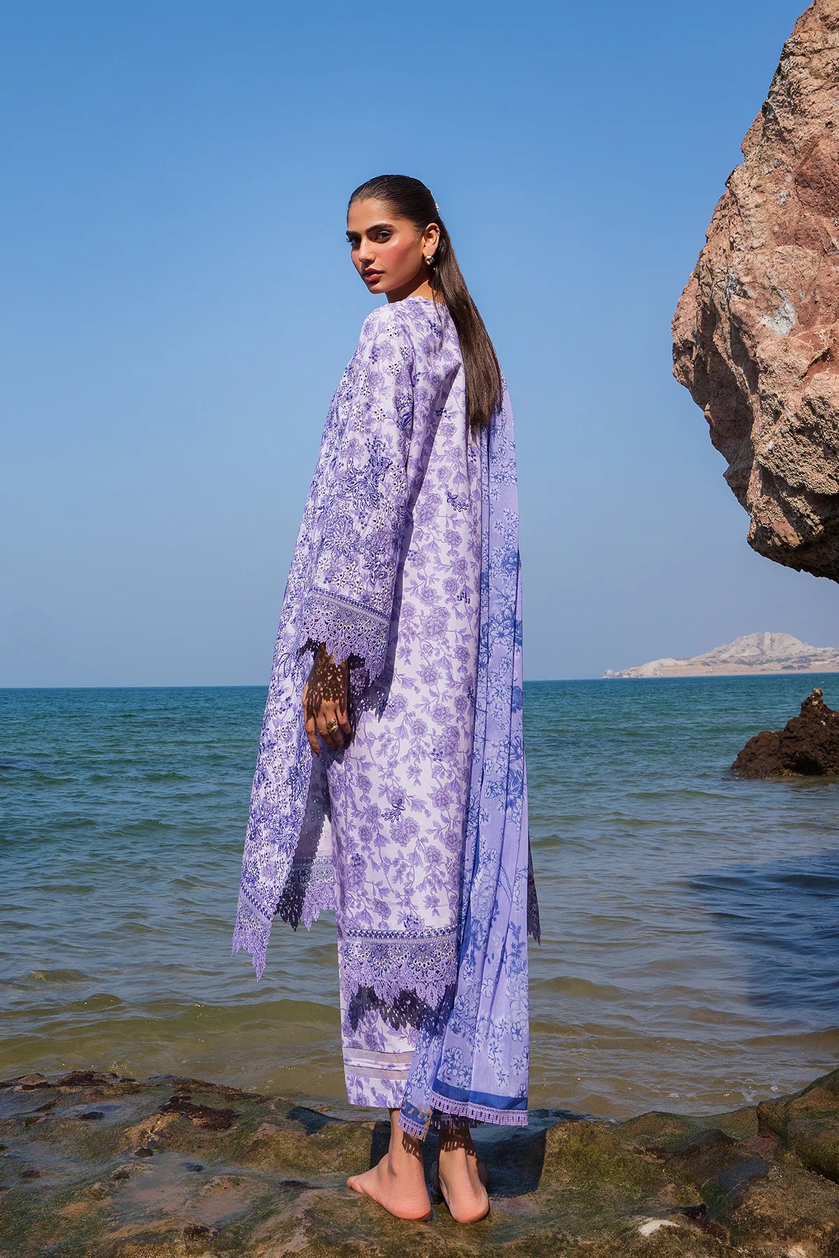 AFROZEH 3Pc Embroidered Lawn Suit Verve gulbuy.com