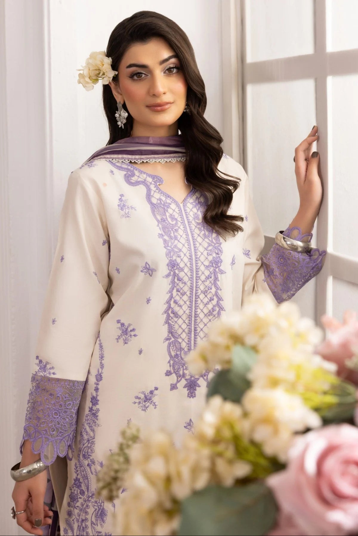 Mohagni 3Pc Embroidered Lawn Suit ZE-09 gulbuy.com