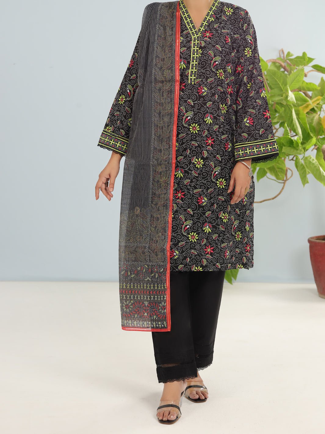 ALMIRAH LIGHT 3 PIECE BKACK LAWN SUIT (ALP-3PS-1901)