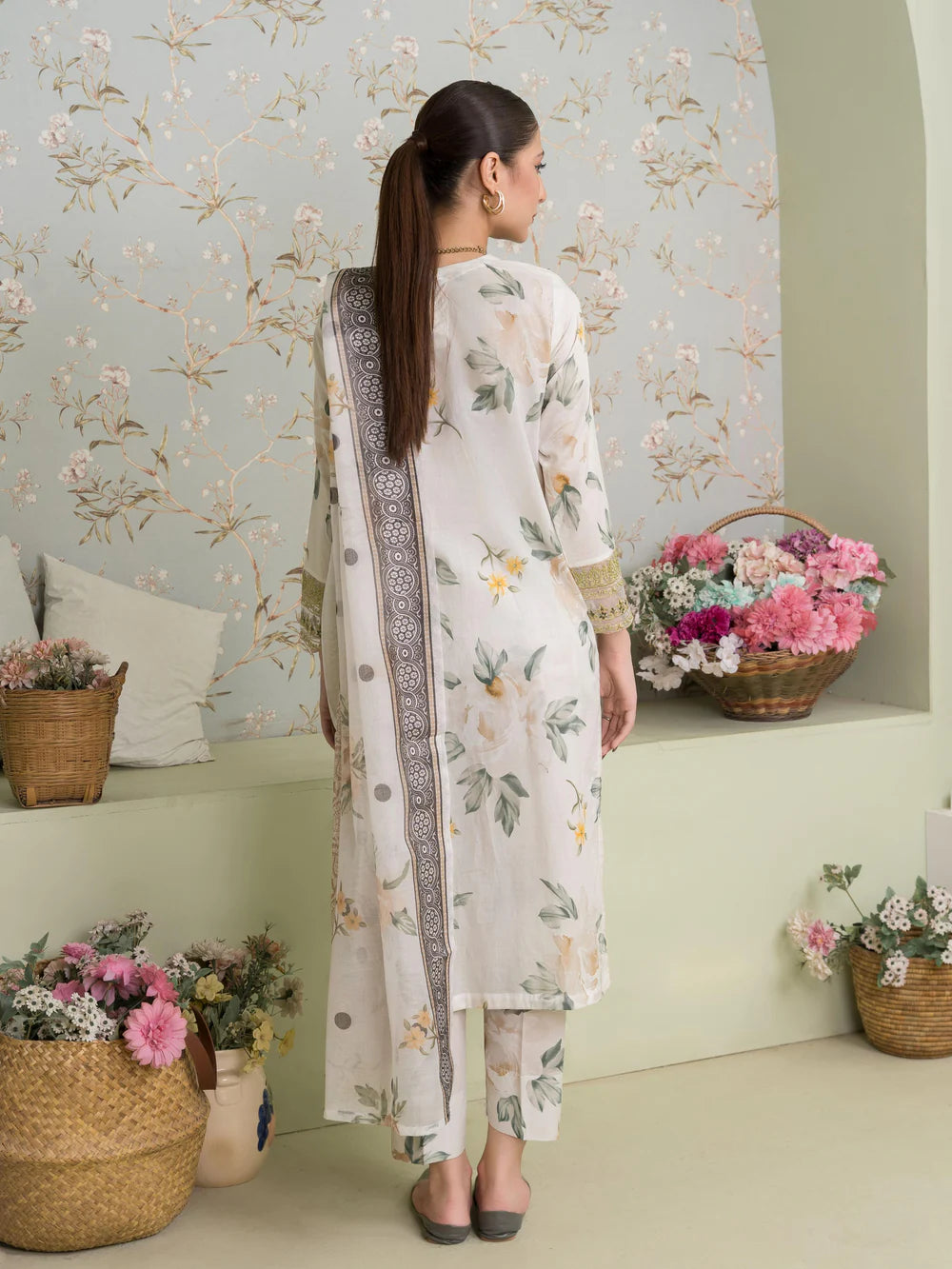 Sahibas By Mirza 3Pc Embroidered Lawn Suit Serenade gulbuy.com