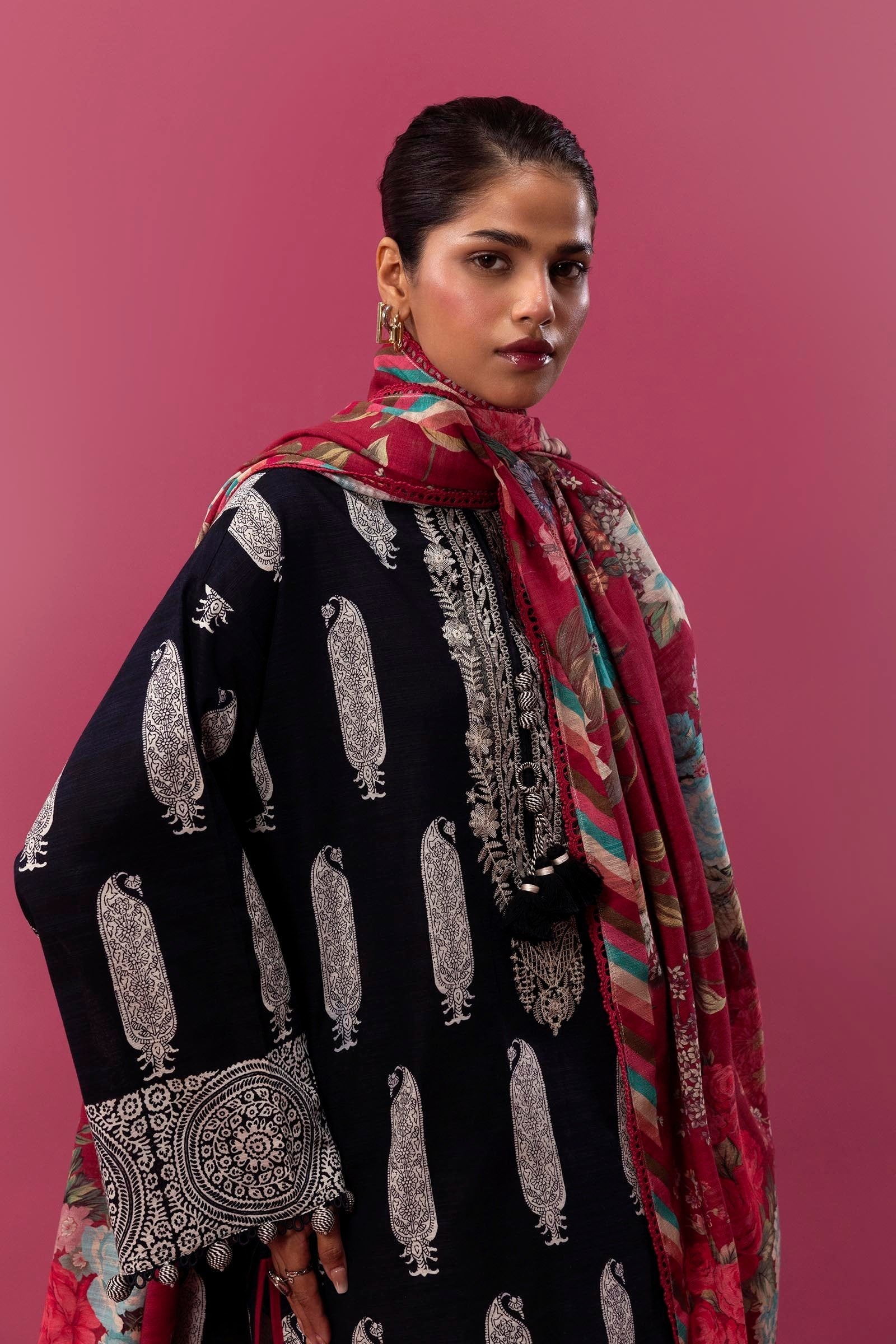 Sana Safinaz 3PC Embroidered & Printed Khaddar Suit (H243-016B-3CQ)