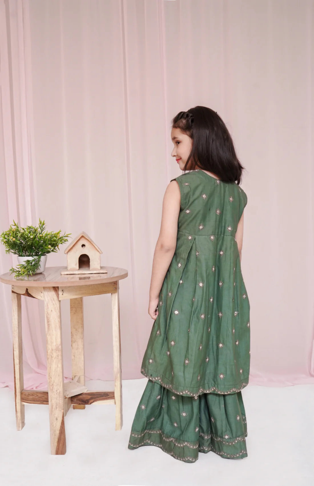 Kastoor 3Pc Embroidered Lawn Kids Suit KKG-016 gulbuy.com