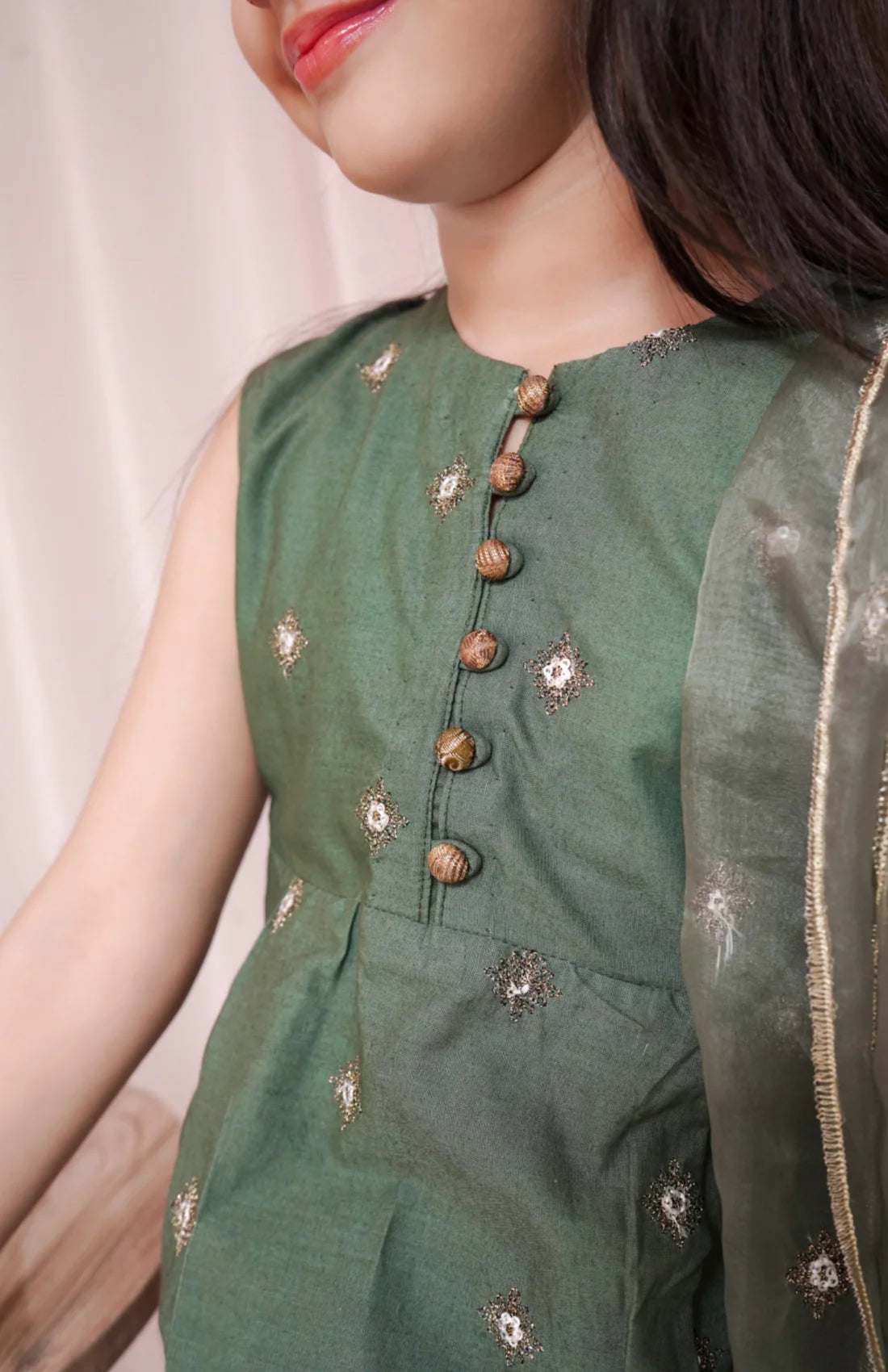 Kastoor 3Pc Embroidered Lawn Kids Suit KKG-016 gulbuy.com