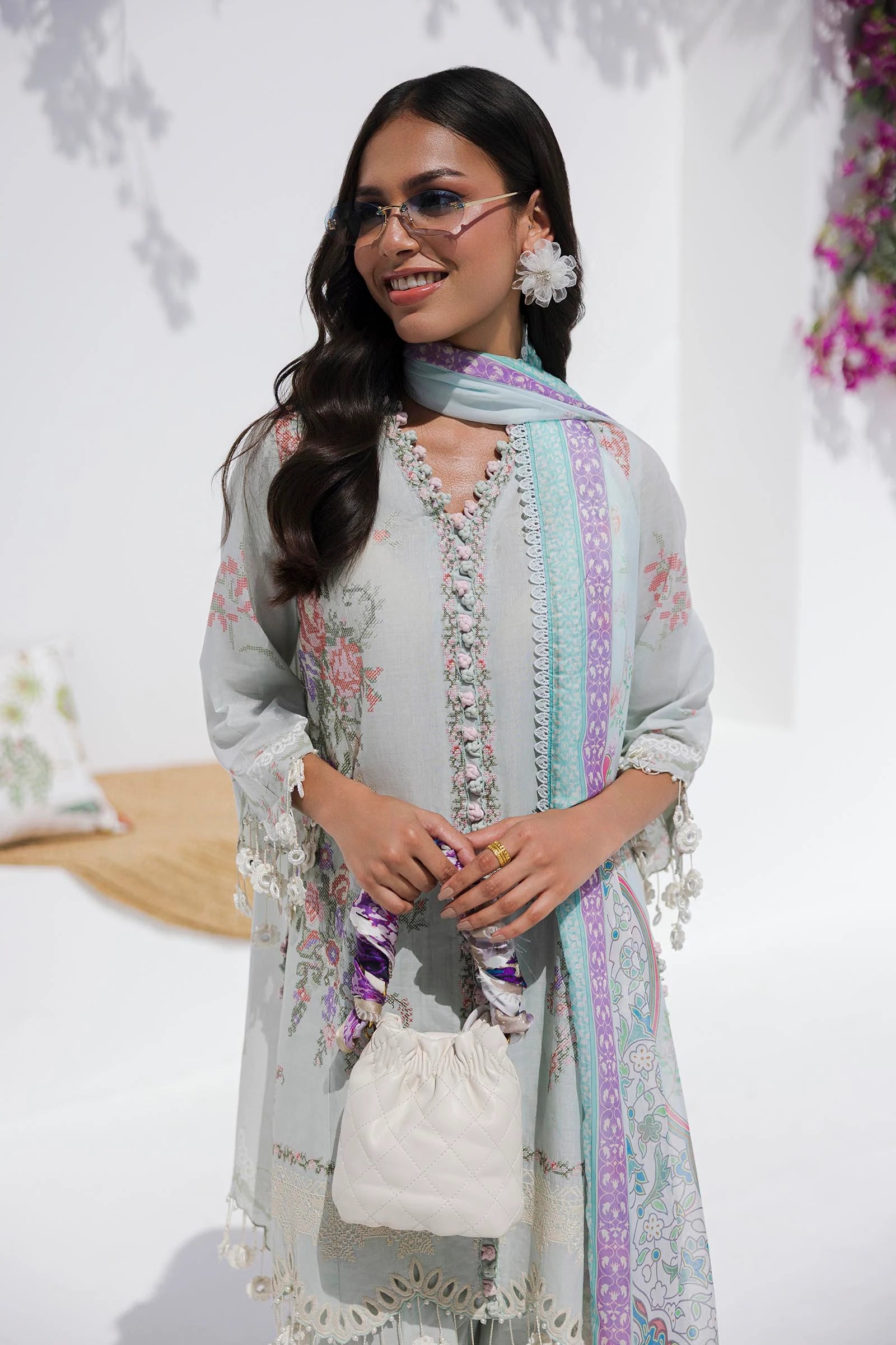 Sana Safinaz 3Pc Embroidered Lawn Suit M252-009B-Cl gulbuy.com