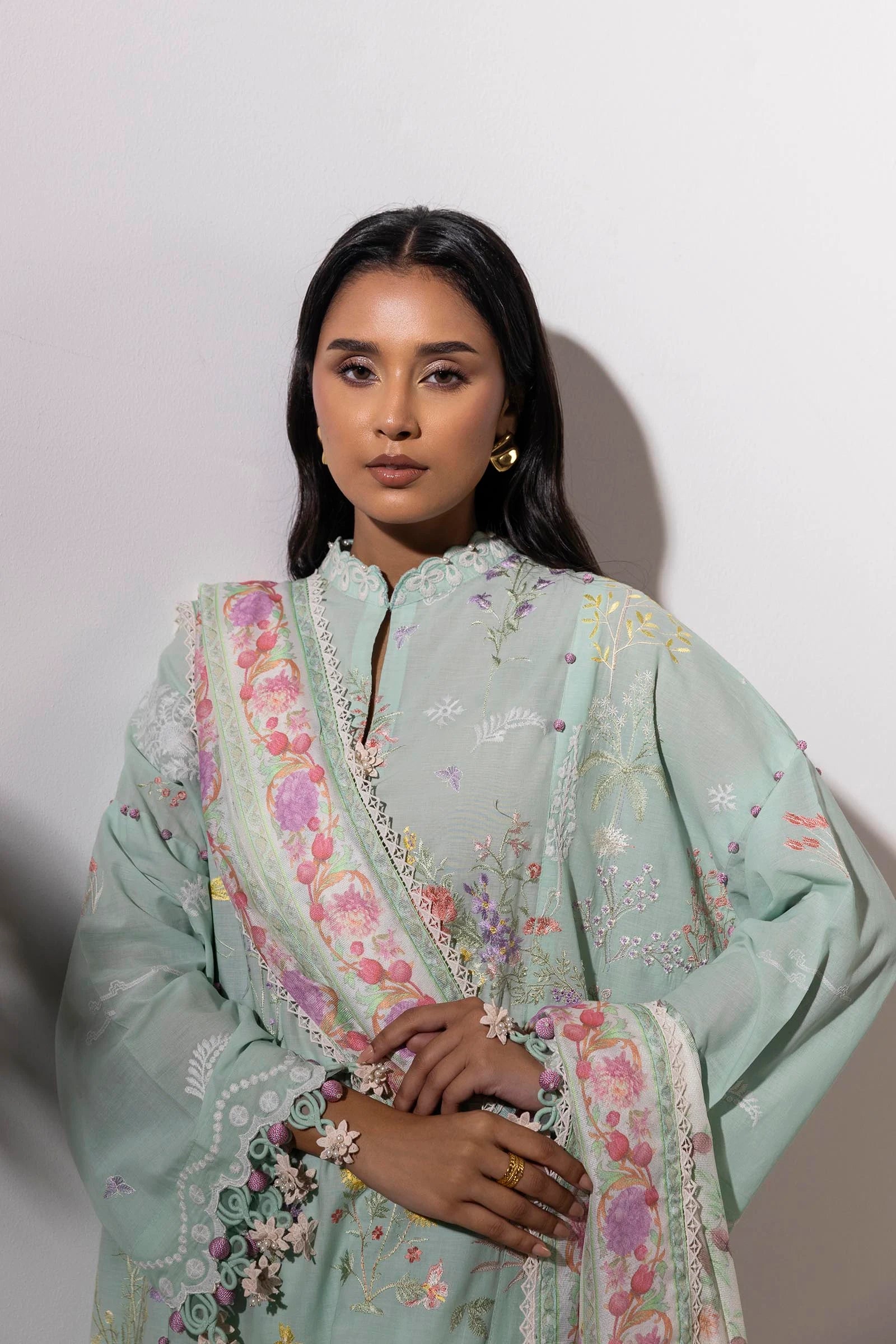 Sana Safinaz 3Pc Embroidered Lawn Suit M252-010A-Cv gulbuy.com