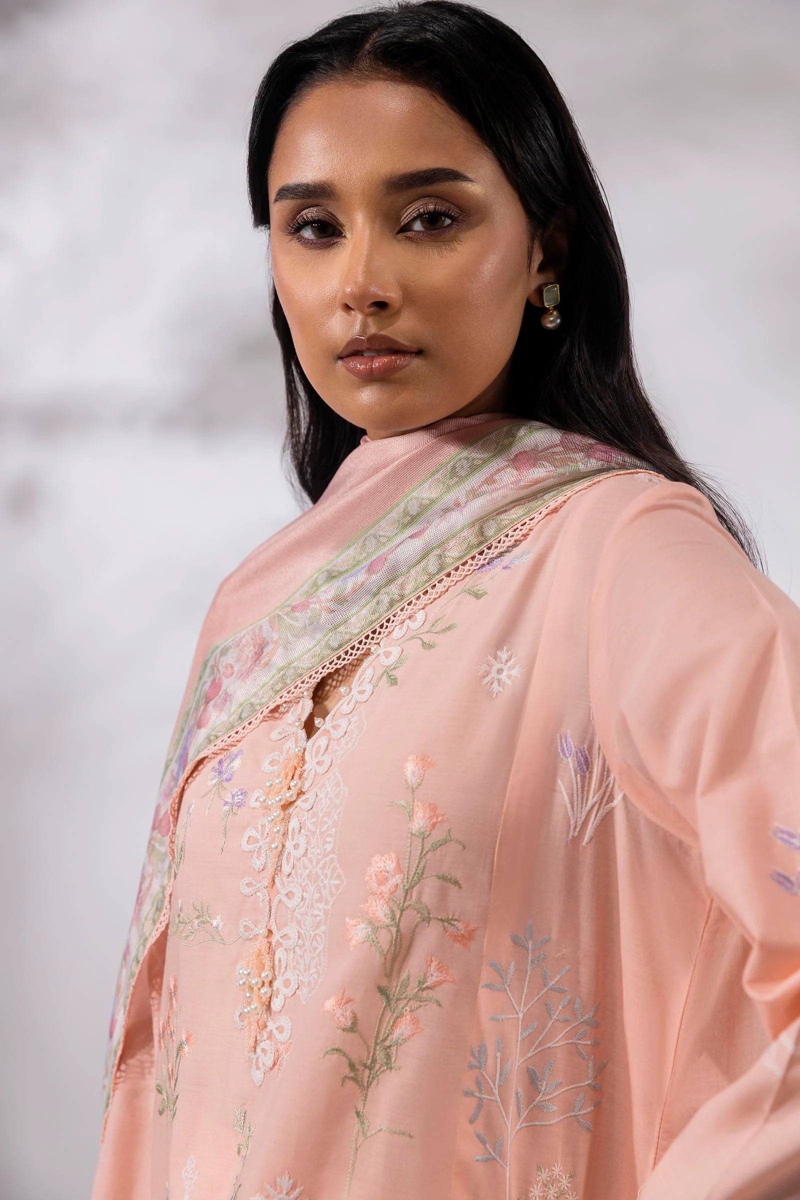 Sana Safinaz 3Pc Embroidered Lawn Suit M252-010B-Cv gulbuy.com