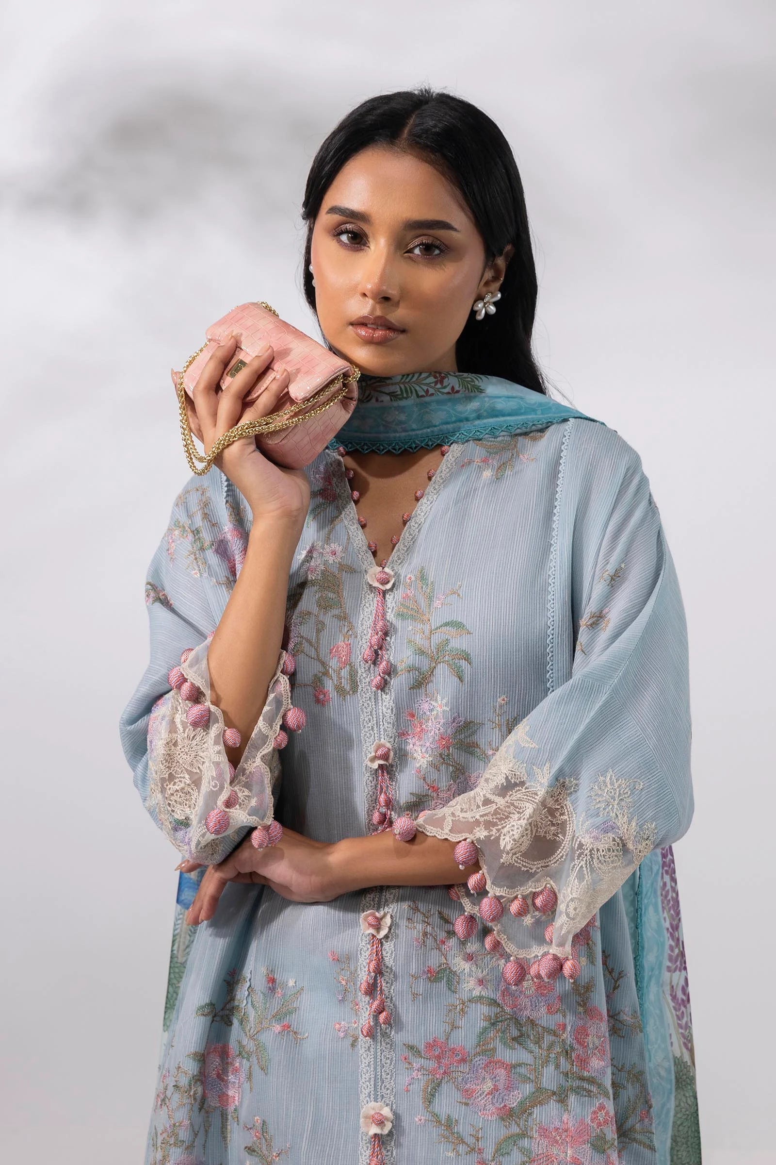 Sana Safinaz 3Pc Embroidered Lawn Suit M252-013A-Cl gulbuy.com