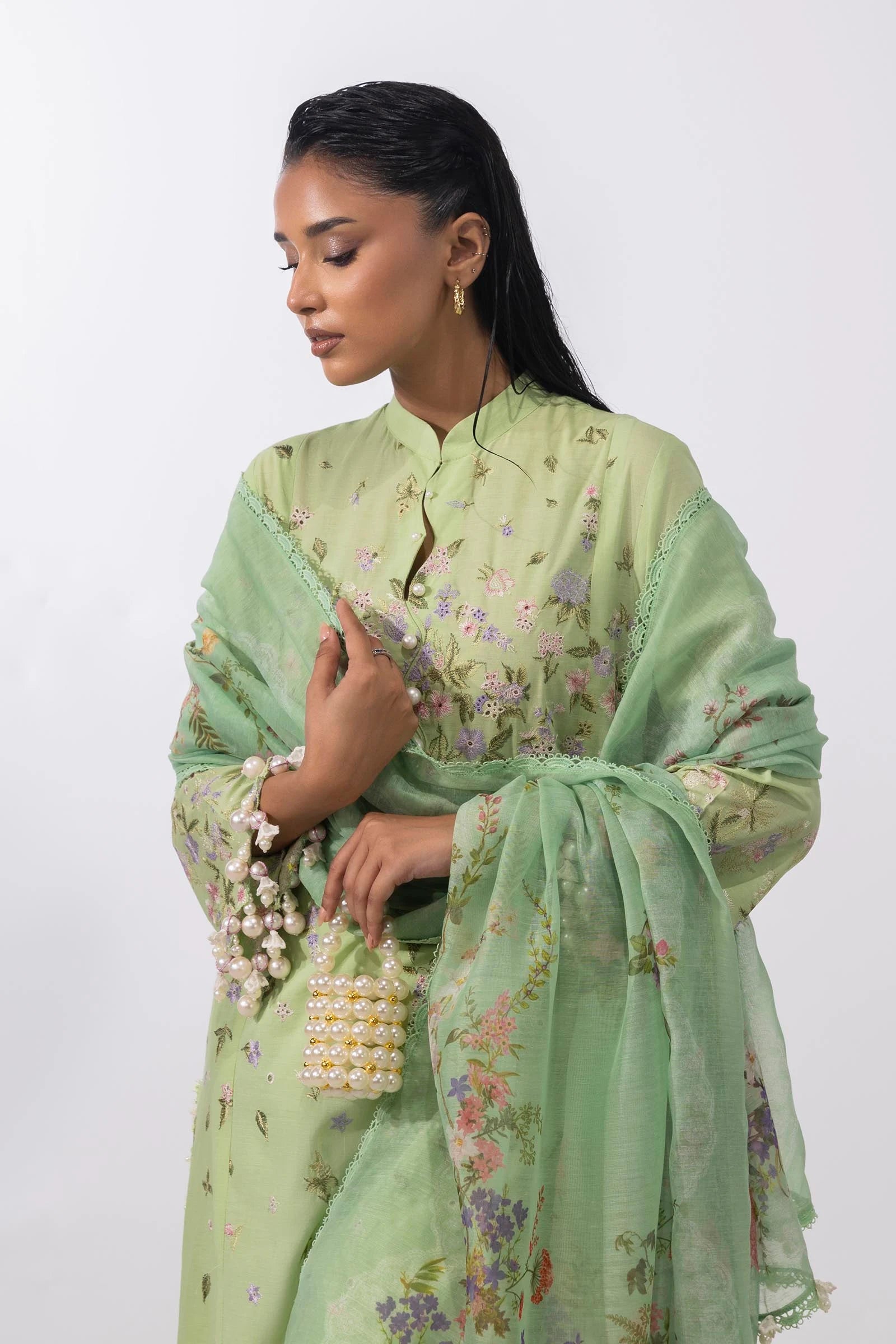 Sana Safinaz 3Pc Embroidered Lawn Suit M252-015B-Cv gulbuy.com