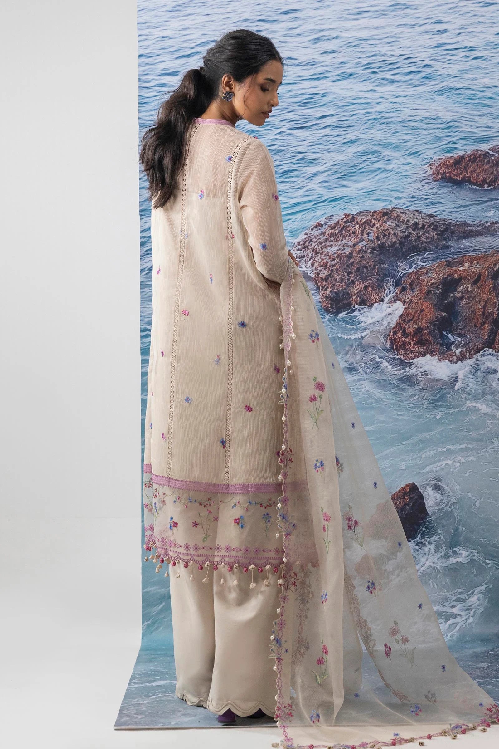 Sana Safinaz 3Pc Embroidered Lawn Suit M252-016A-Ct gulbuy.com