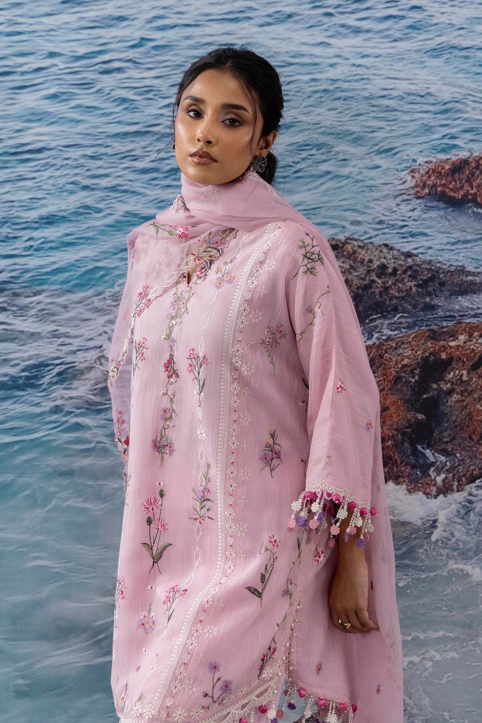 Sana Safinaz 3Pc Embroidered Lawn Suit M252-016B-Ct gulbuy.com