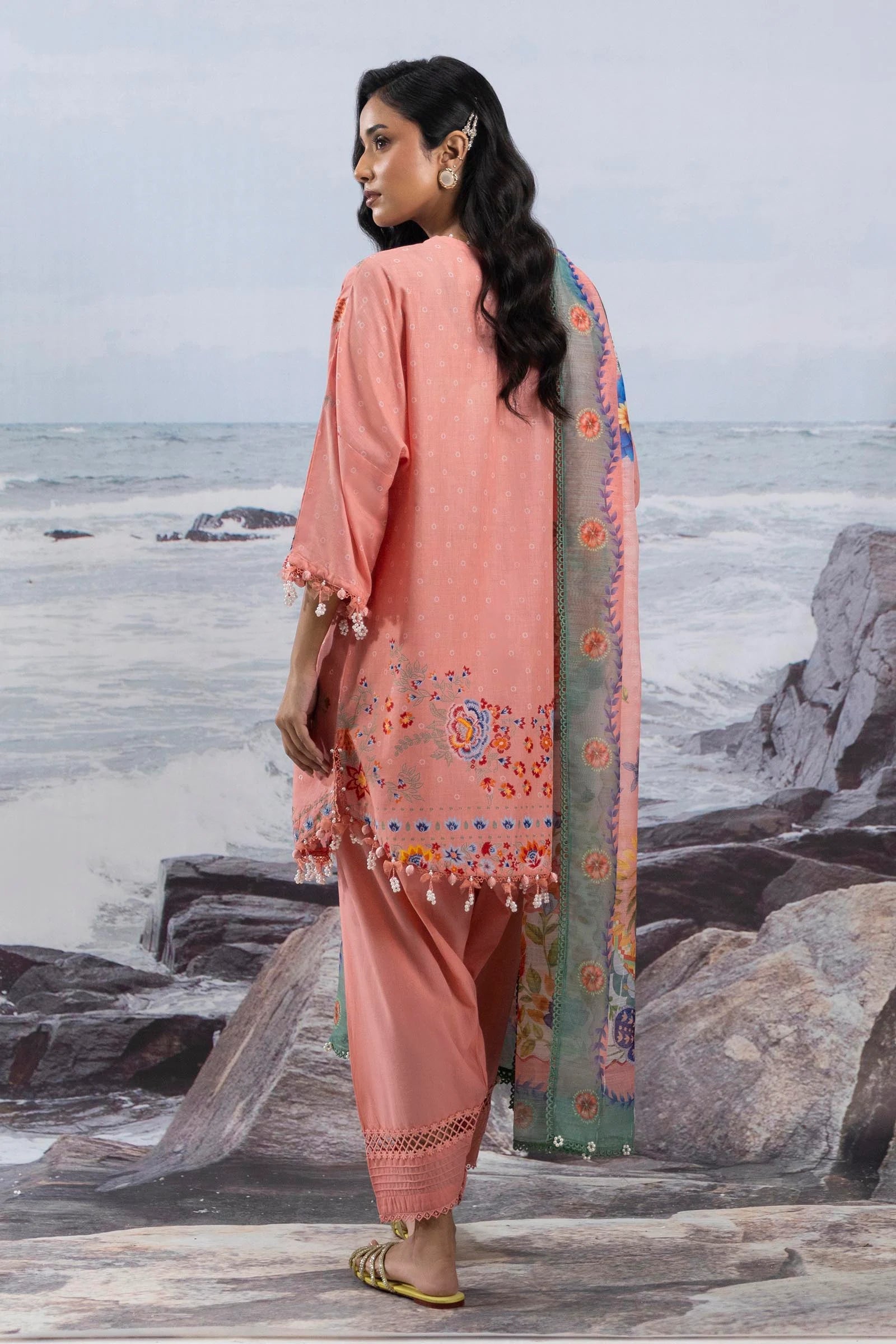Sana Safinaz 3Pc Embroidered Lawn Suit M252-018B-Cv gulbuy.com