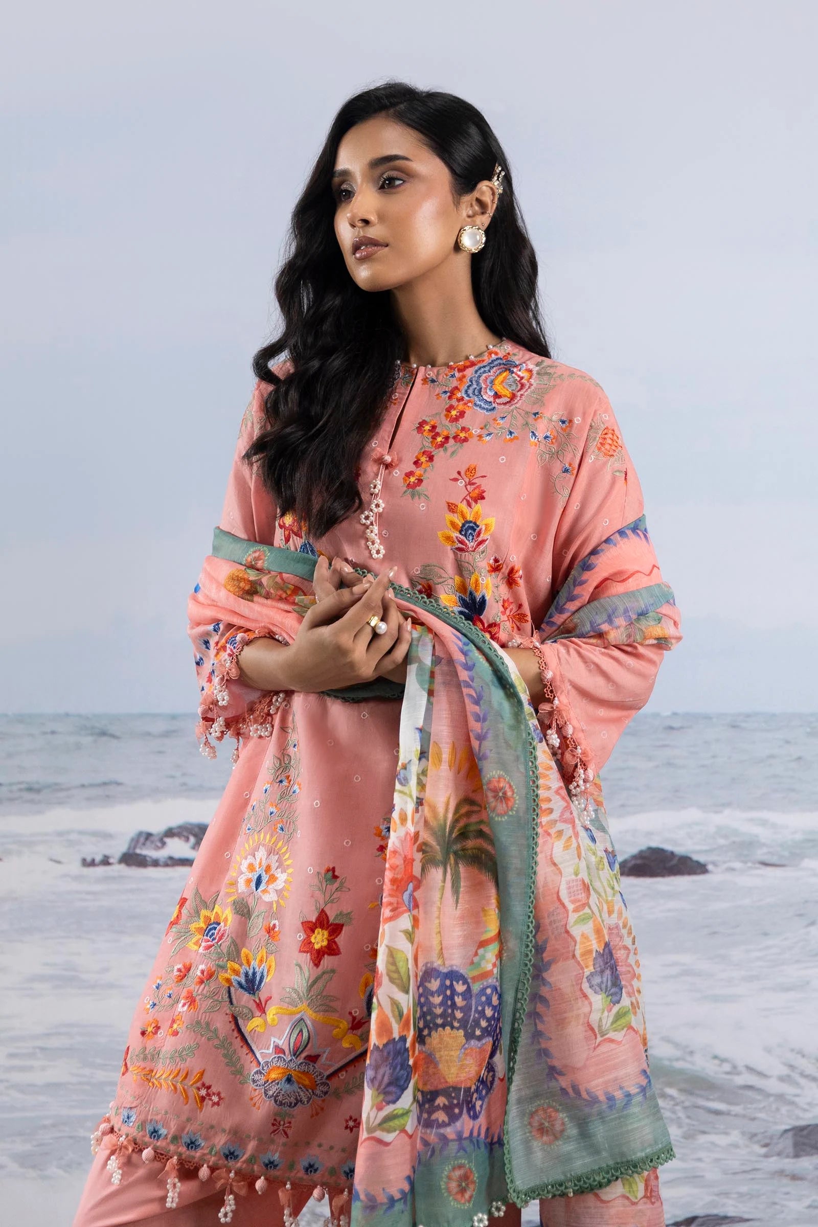 Sana Safinaz 3Pc Embroidered Lawn Suit M252-018B-Cv gulbuy.com