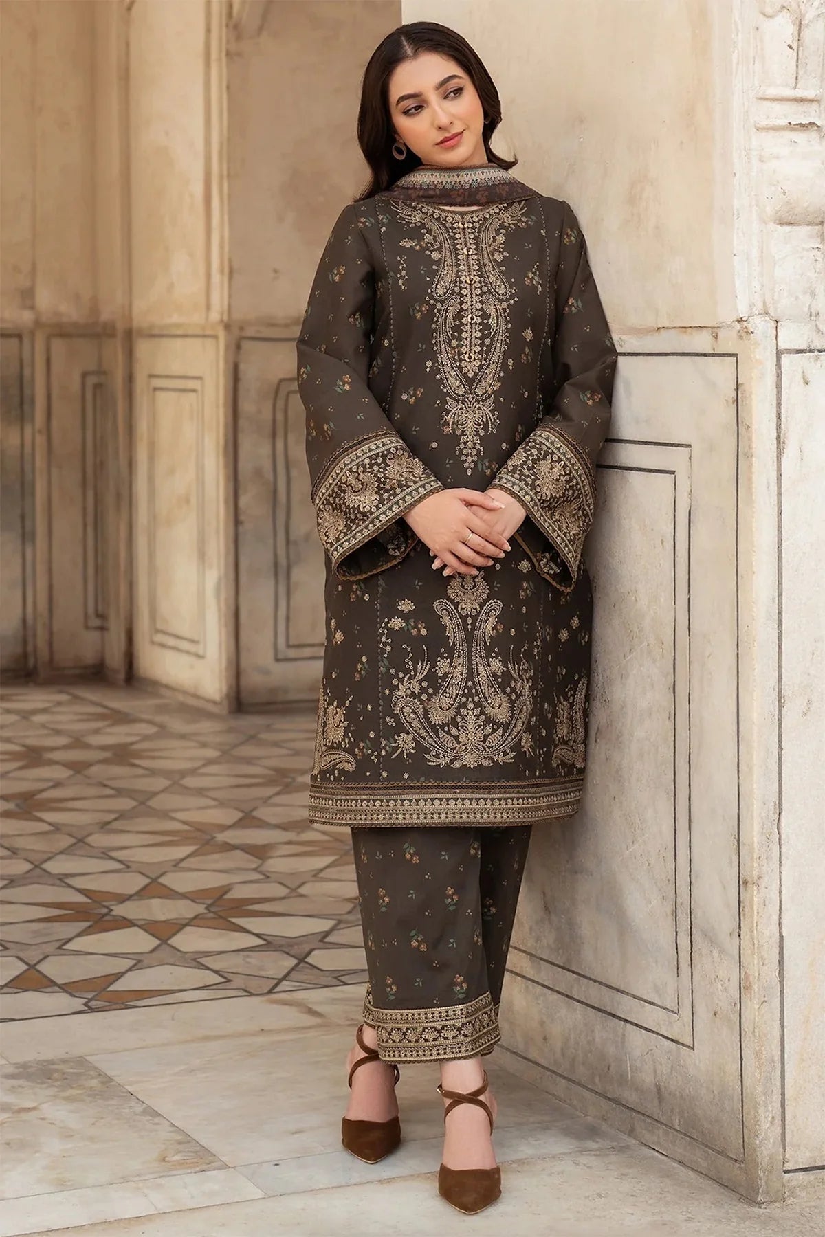 Gul Attire 3Pc Embroidered lawn Suit GA2047 gulbuy.com