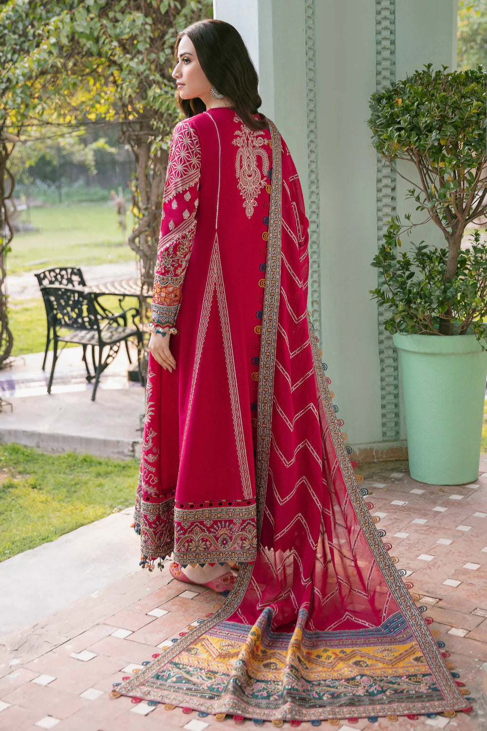 Jazmin 3Pc Embroidered Lawn Suit SL22-D2 gulbuy.com