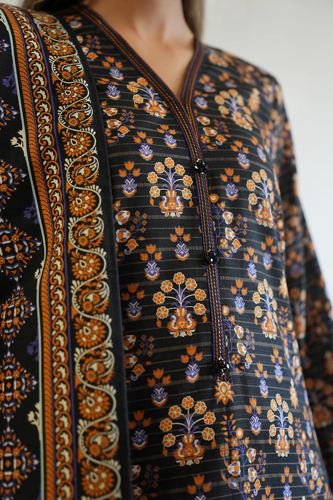 Saya 3Pc Printed Jacquard Khaddar Suit U04-24410-02A (SDT) gulbuy.com