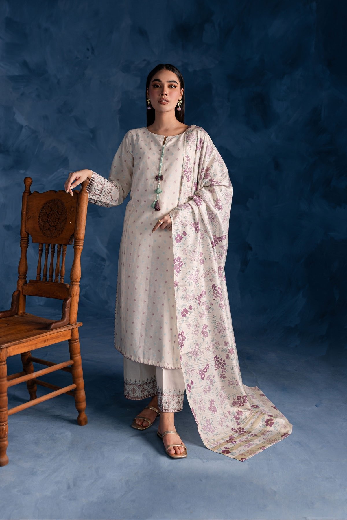 Batik 3Pc Embroidered Lawn Suit (White-Rose-3Pc)