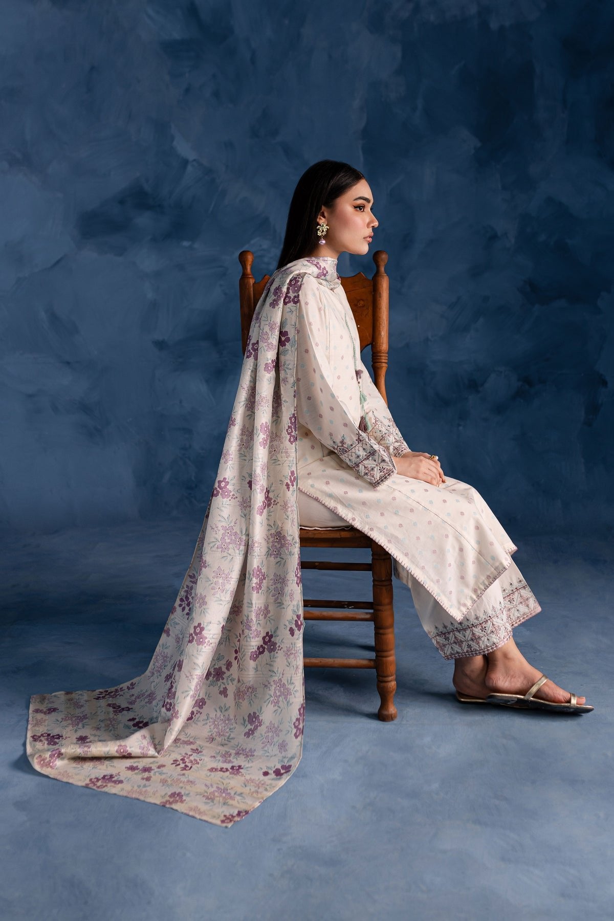 Batik 3Pc Embroidered Lawn Suit (White-Rose-3Pc)