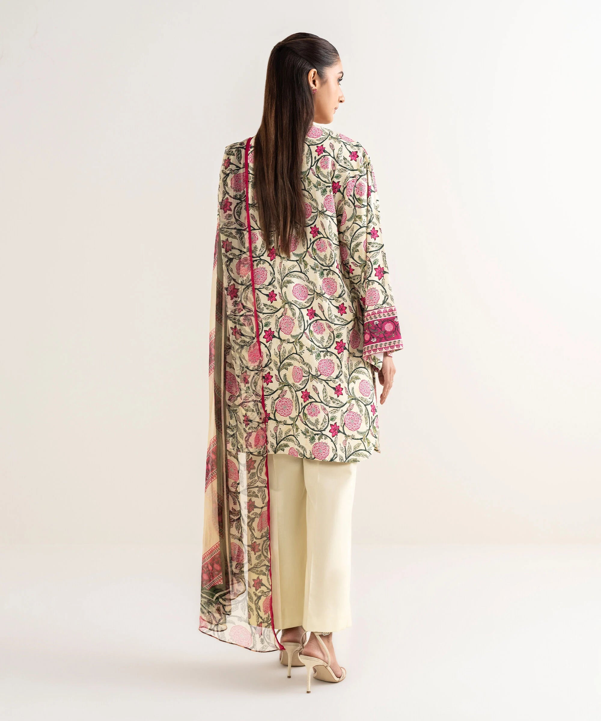 Sapphire 3Pc Embroidered Lawn Suit 0000EDYCODE5 gulbuy.com