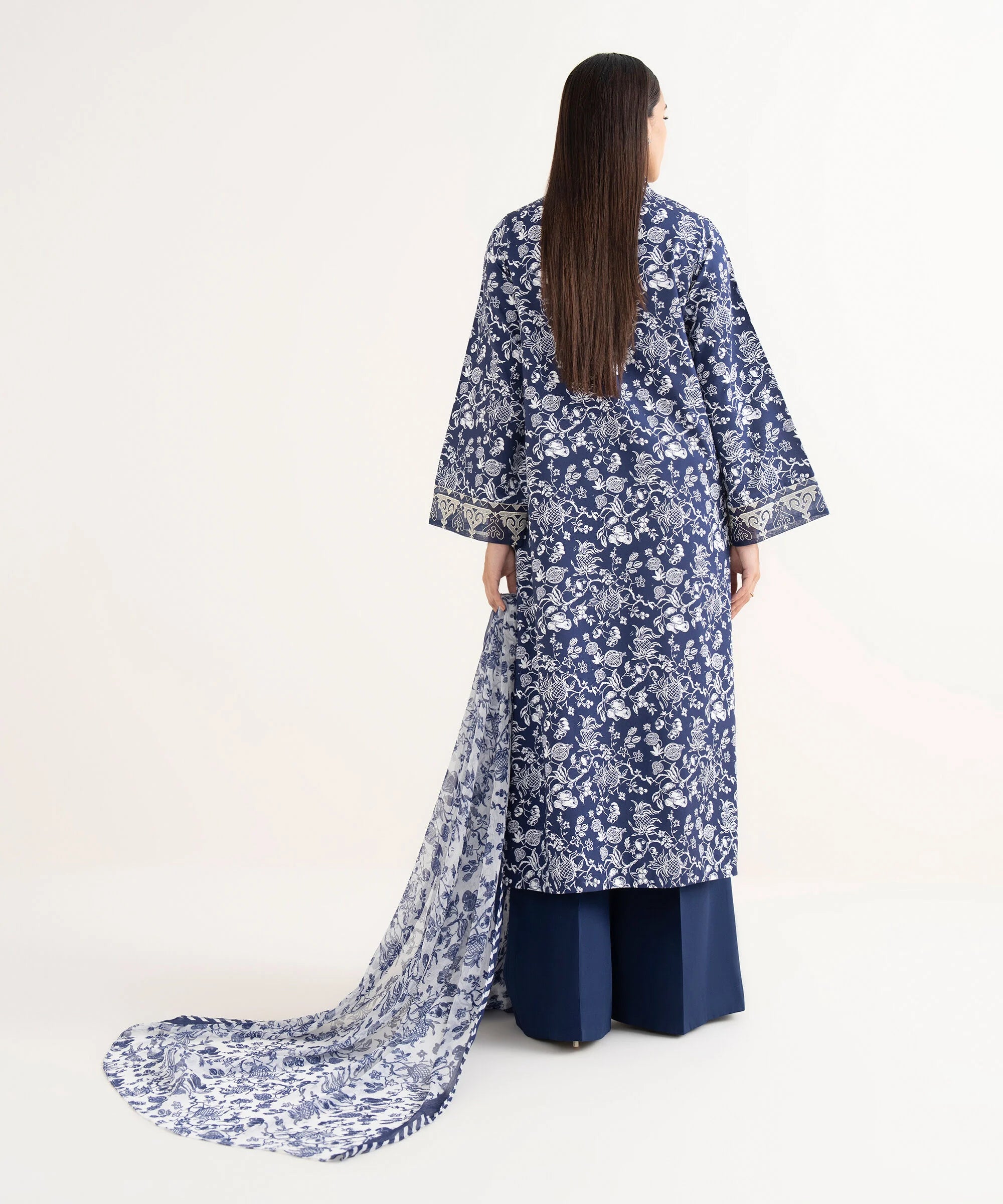 Sapphire 3Pc Embroidered Lawn Suit 0000EDYCODE6 gulbuy.com