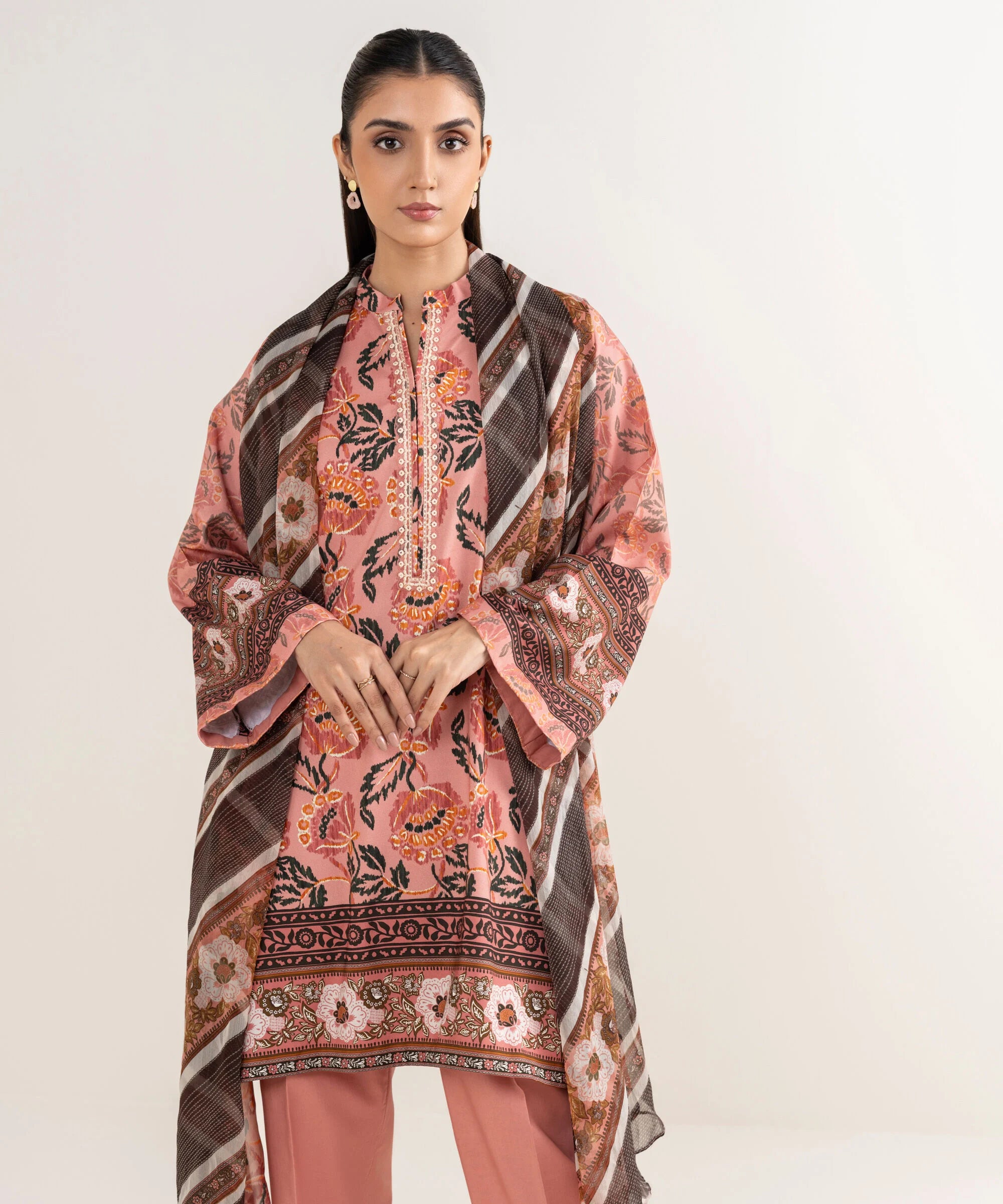 Sapphire 3Pc Embroidered Lawn Suit 0000EDYCODE7 gulbuy.com