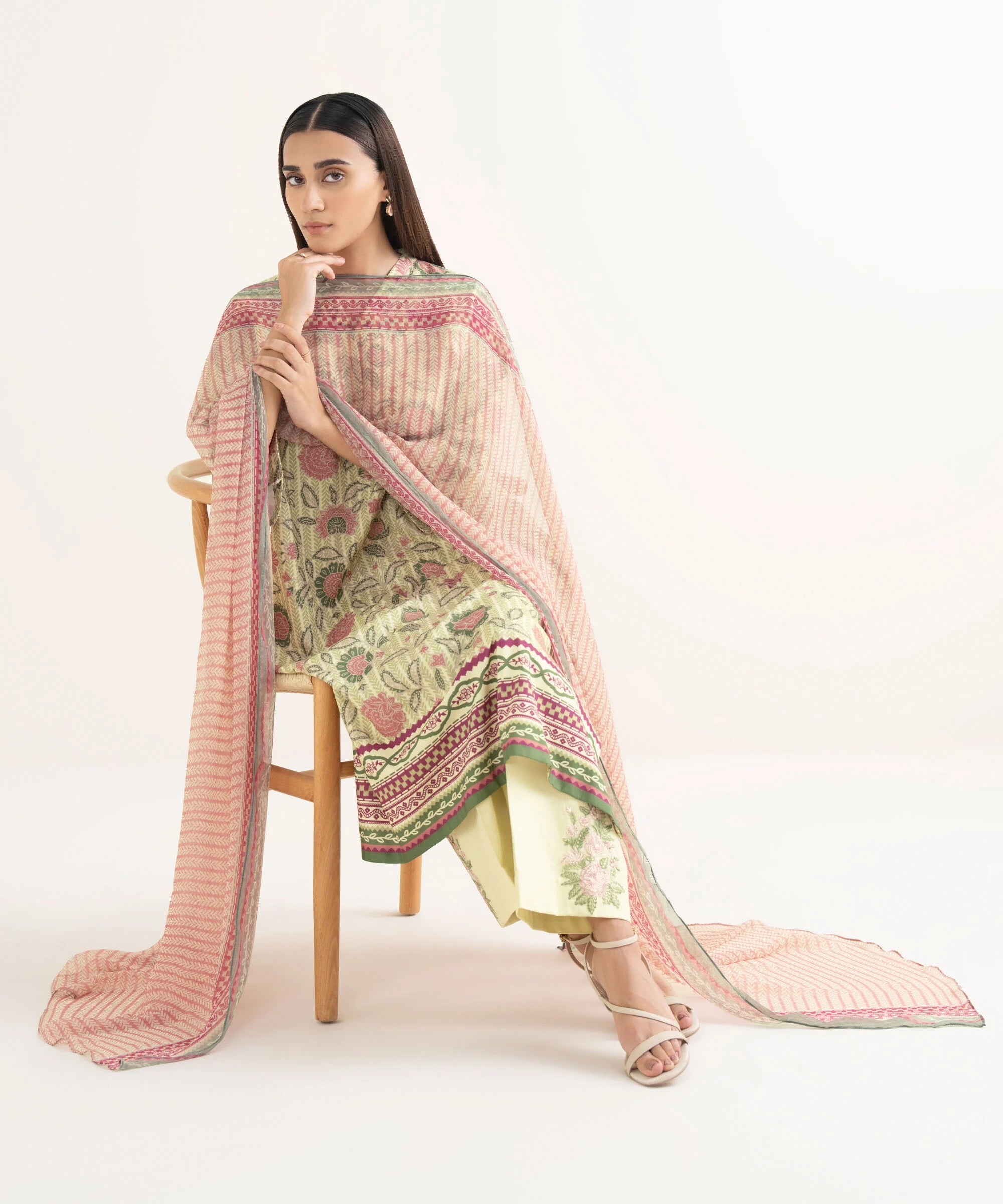 Sapphire 3Pc Embroidered Lawn Suit 0000EDYCODE9 gulbuy.com